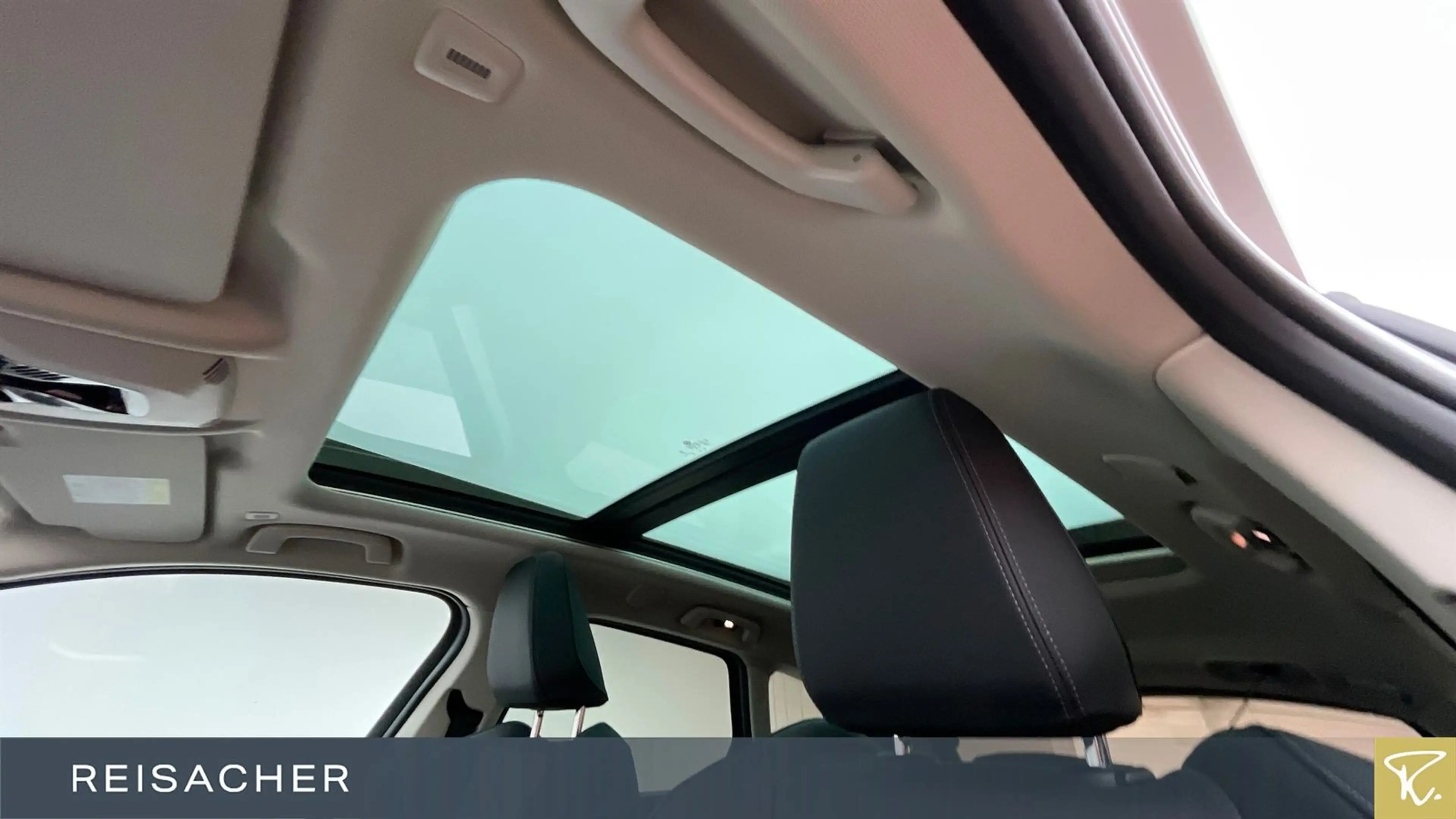BMW 225 225e A xDrive Active Tourer Pano,AHK,Autom — photo 12