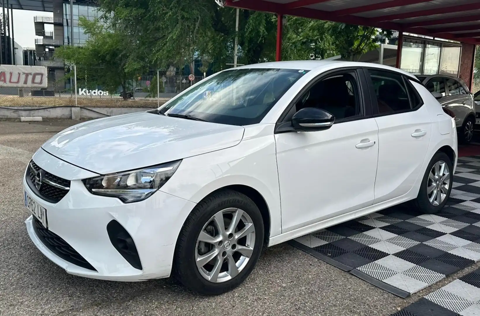 Opel Corsa 1.2T XHL S/S Edition 100 Wit - 1