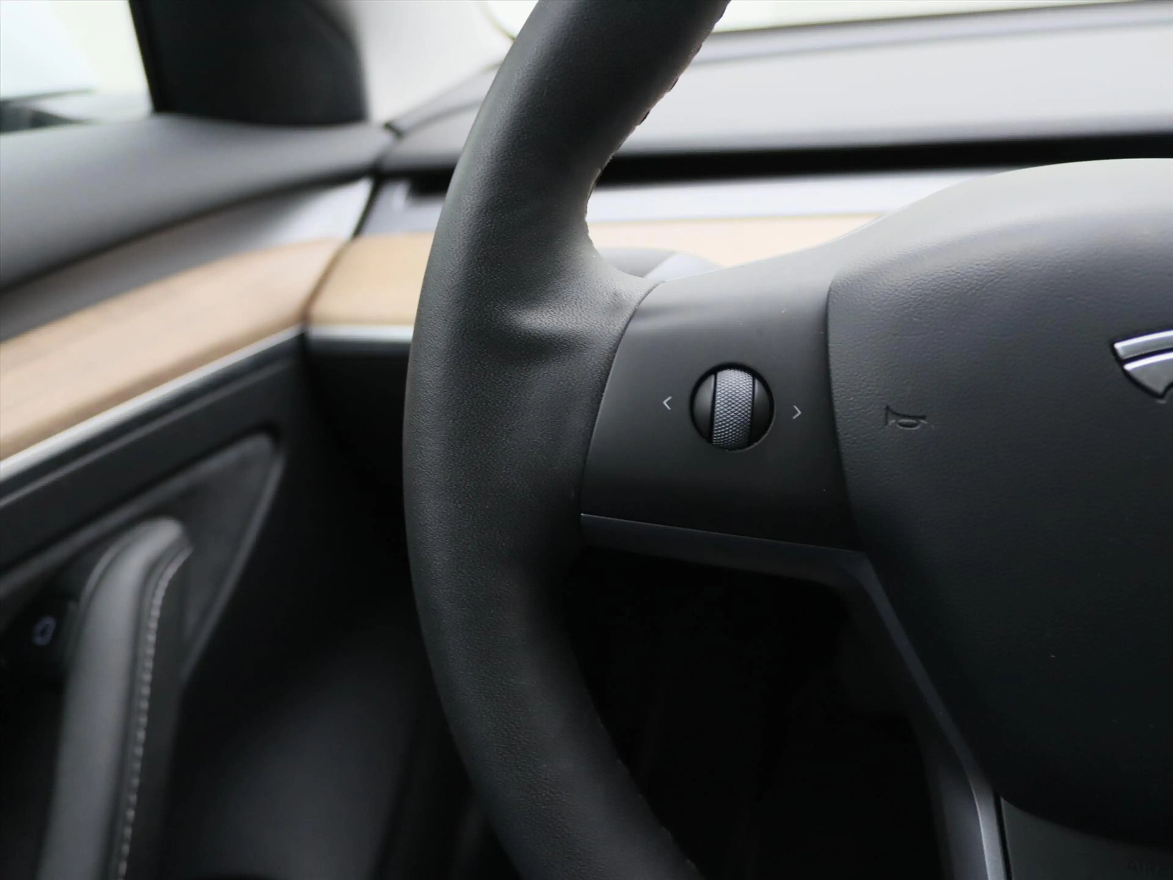 Tesla Model 3 Standard RWD Plus 90.4% SoH FACELIFT [ AUTOPILOT+L — photo 16