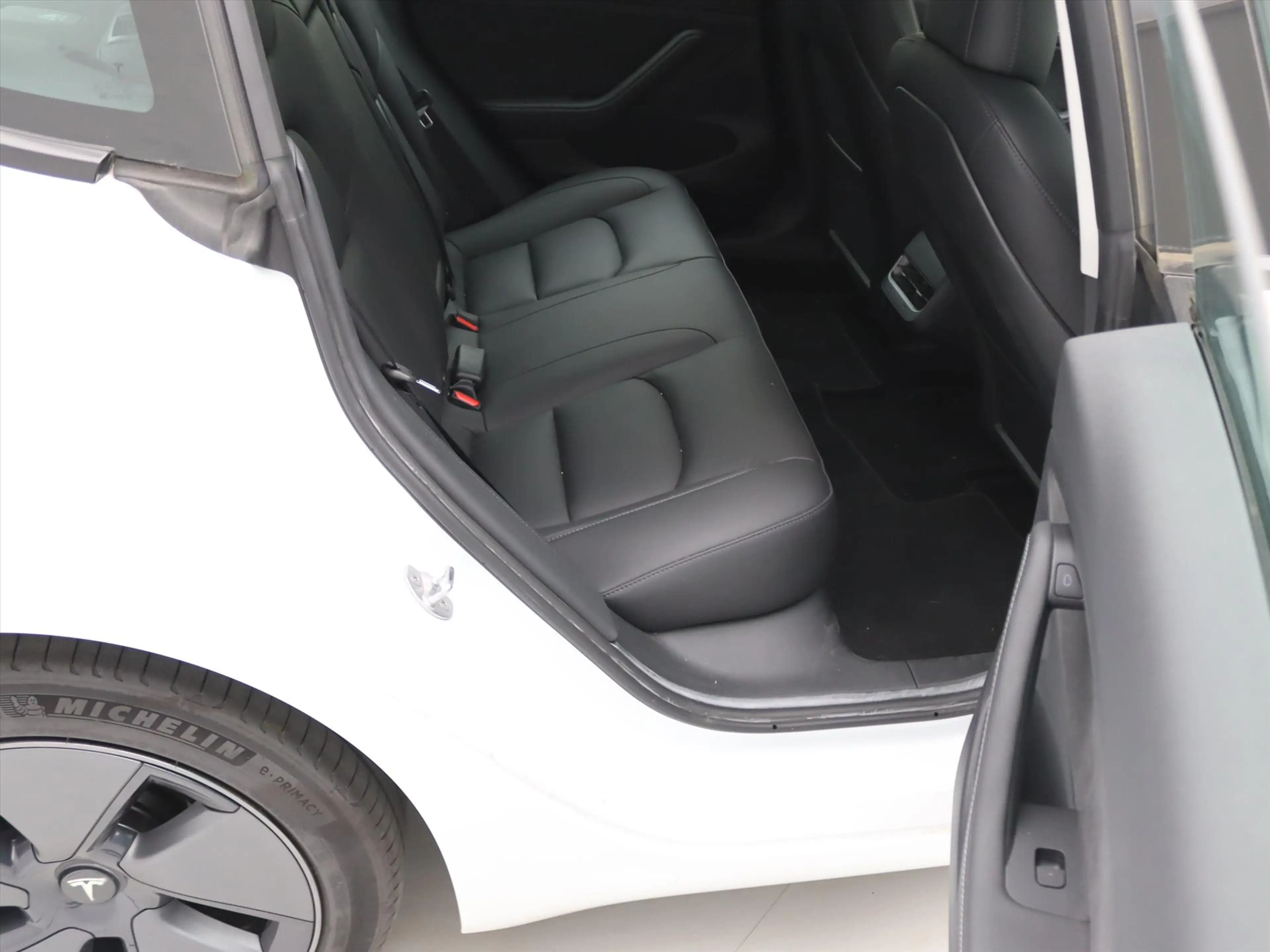 Tesla Model 3 Standard RWD Plus 90.4% SoH FACELIFT [ AUTOPILOT+L — photo 9