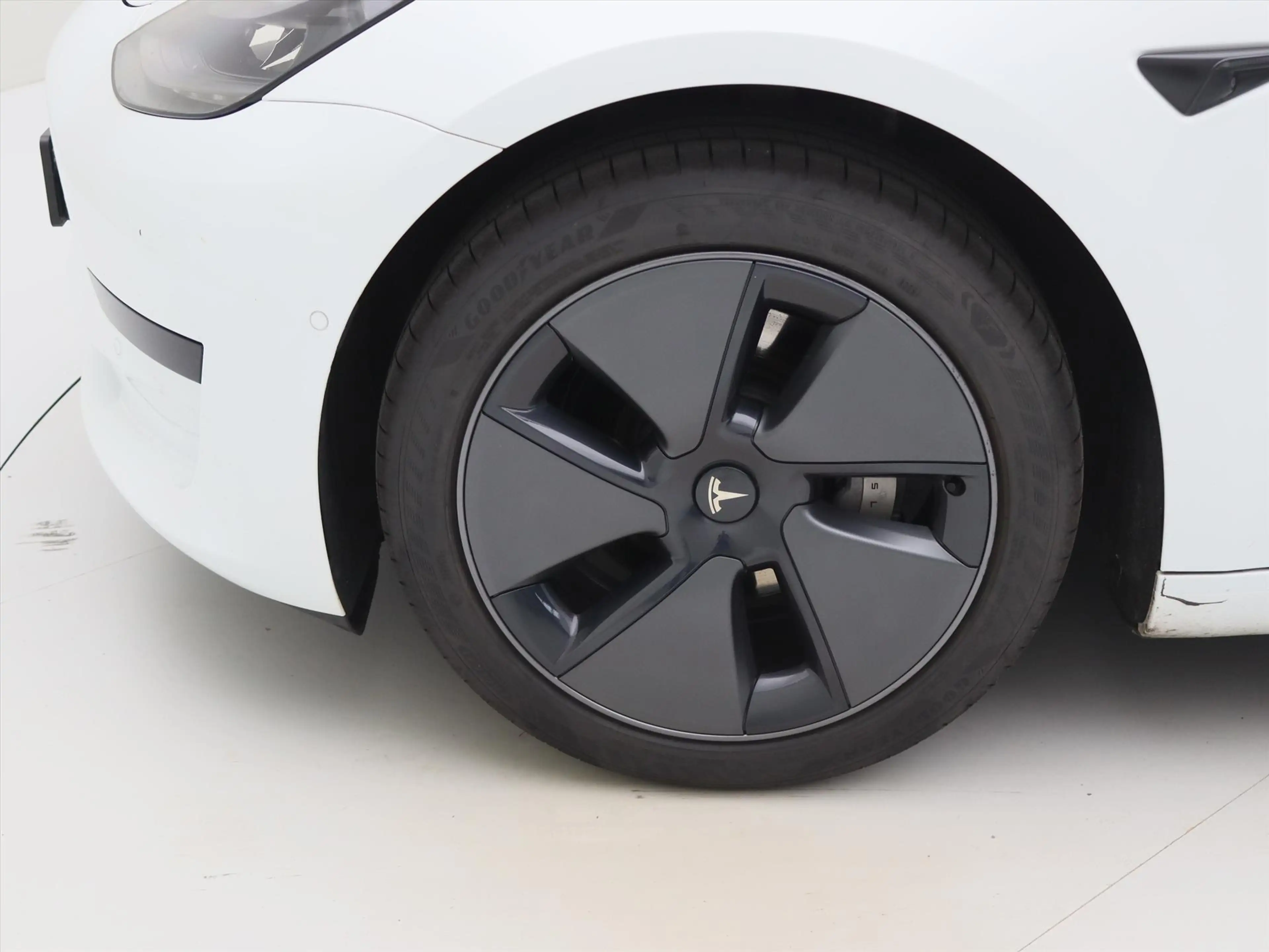 Tesla Model 3 Standard RWD Plus 90.4% SoH FACELIFT [ AUTOPILOT+L — photo 6