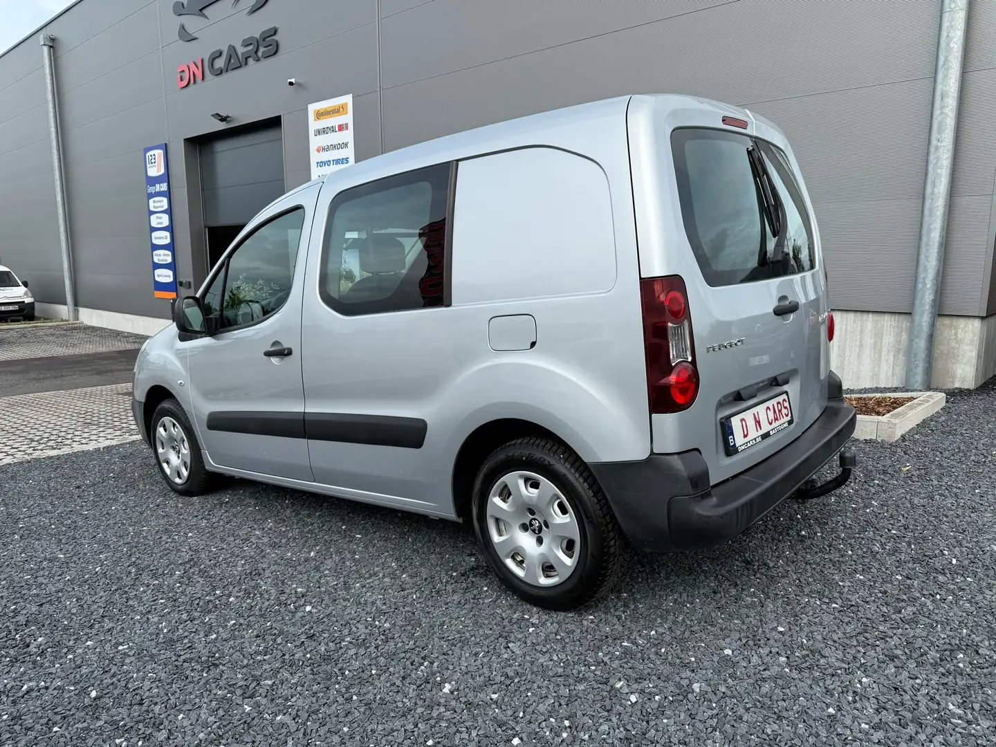 Peugeot Partner 1600 HDI 3 places Gris - 2