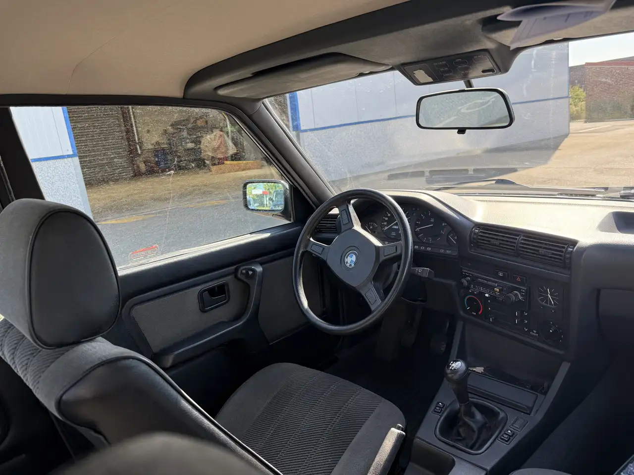 BMW 320i, foto 5