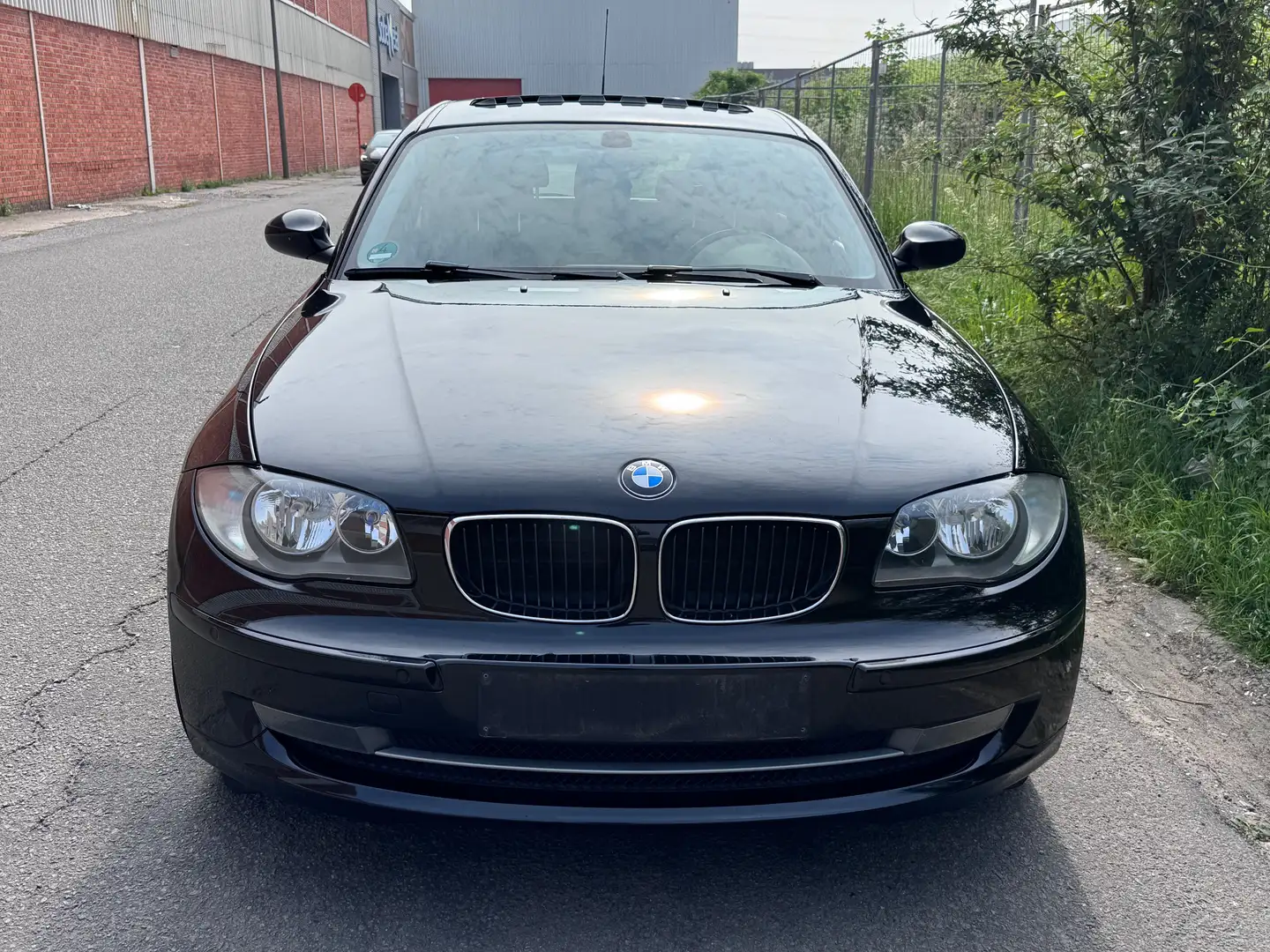 BMW 118 118i benzine | 164.000 KM | Open dak Zwart - 2