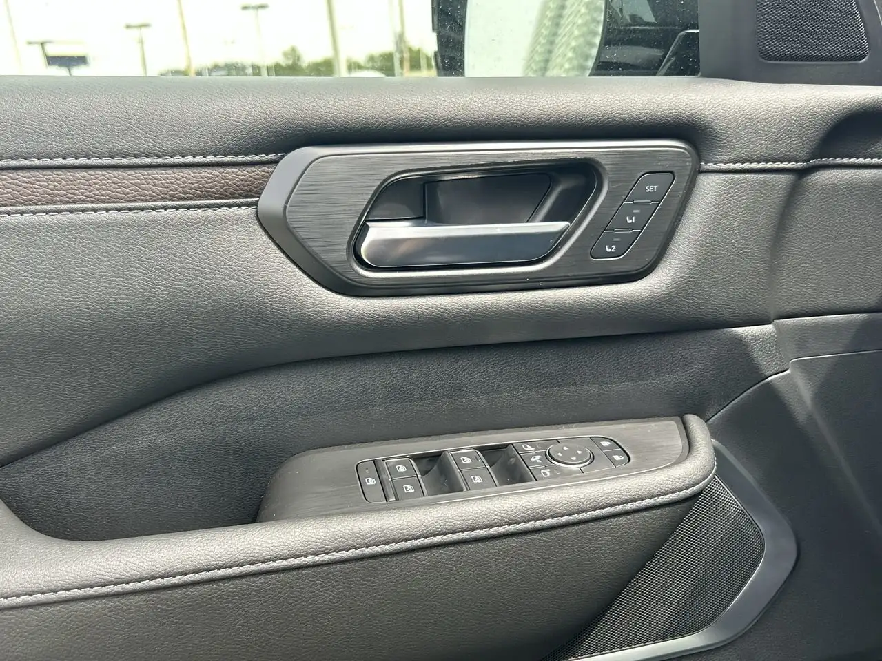 Nissan Armada снимка Nissan Armada