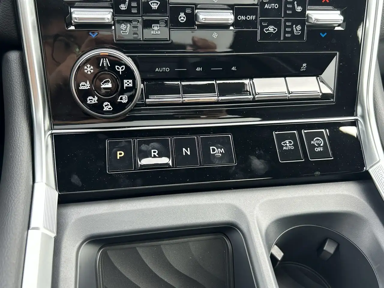 Nissan Armada снимка Nissan Armada
