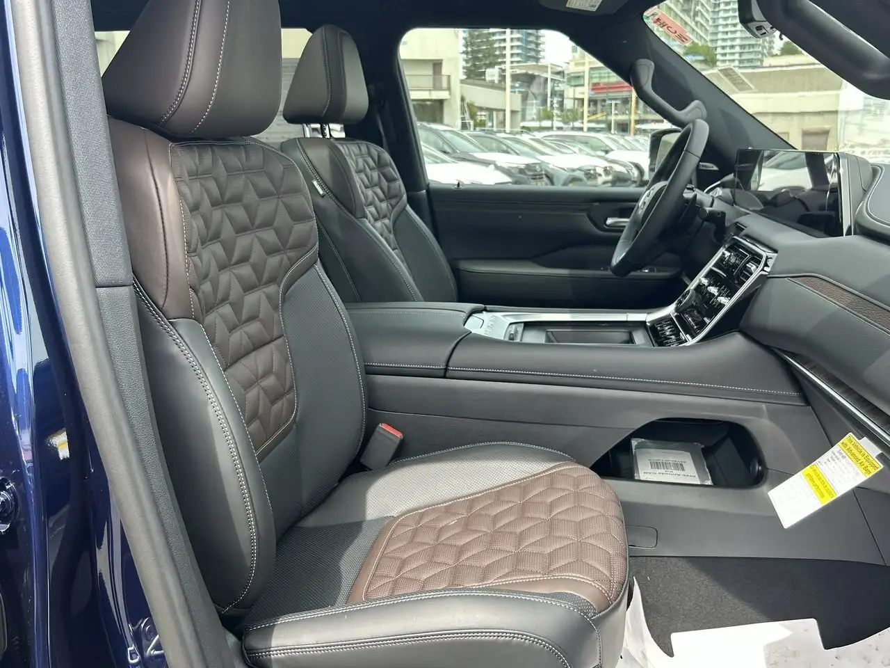 Nissan Armada снимка Nissan Armada