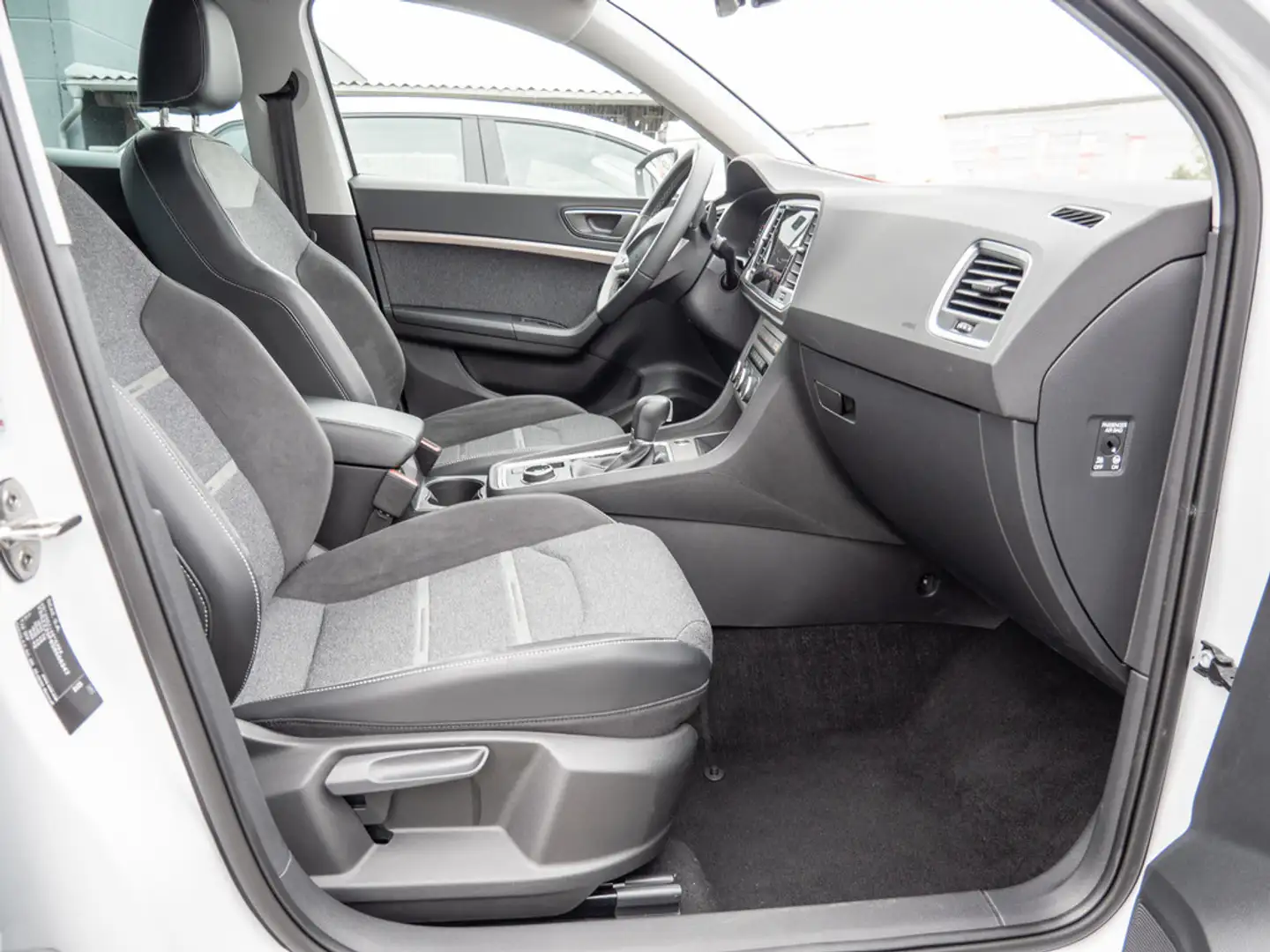 SEAT Ateca 1.5 TSI Xperience KAMERA AHK ACC LED Blanco - 2