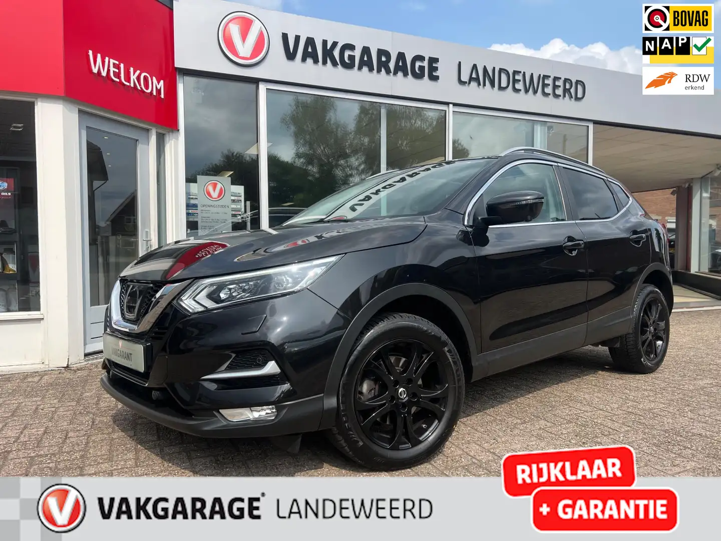 Nissan Qashqai 1.6 tekna, pdc, navi, panodak, 1e eigenaar, rijkla Zwart - 1