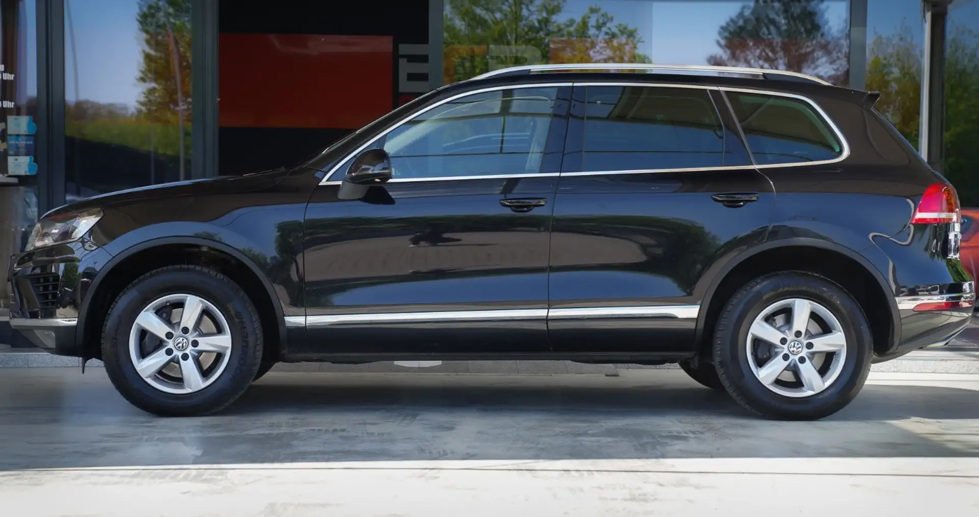 Volkswagen Touareg V6 TDI Terrain Tech 4Mot *AHK/SHZ/PDC* Schwarz - 2