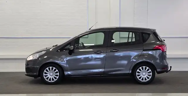 Ford B-Max view 3