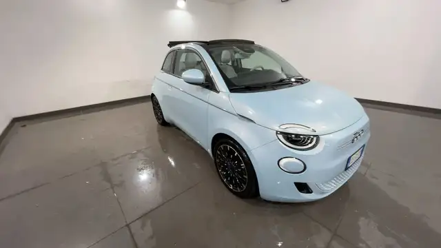Fiat 500e 500e Cabrio La Prima auto