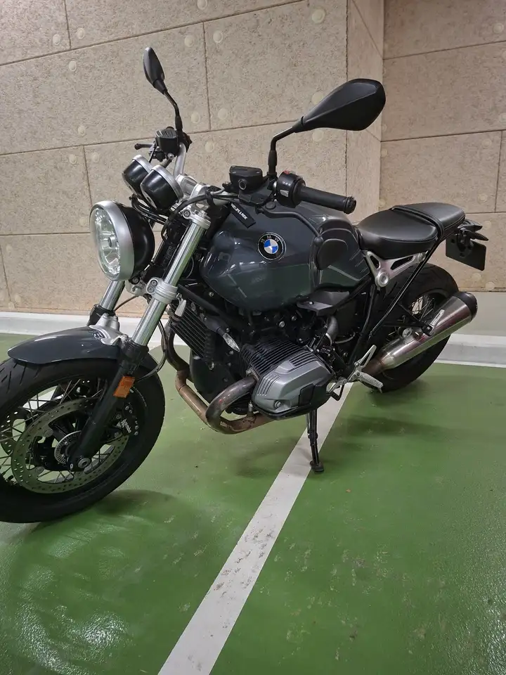 BMW R nineT