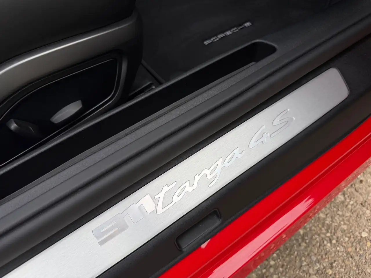 Porsche 992 .2 Targa 4S/Sport Chrono/21"/Sport-Abgas/ 14