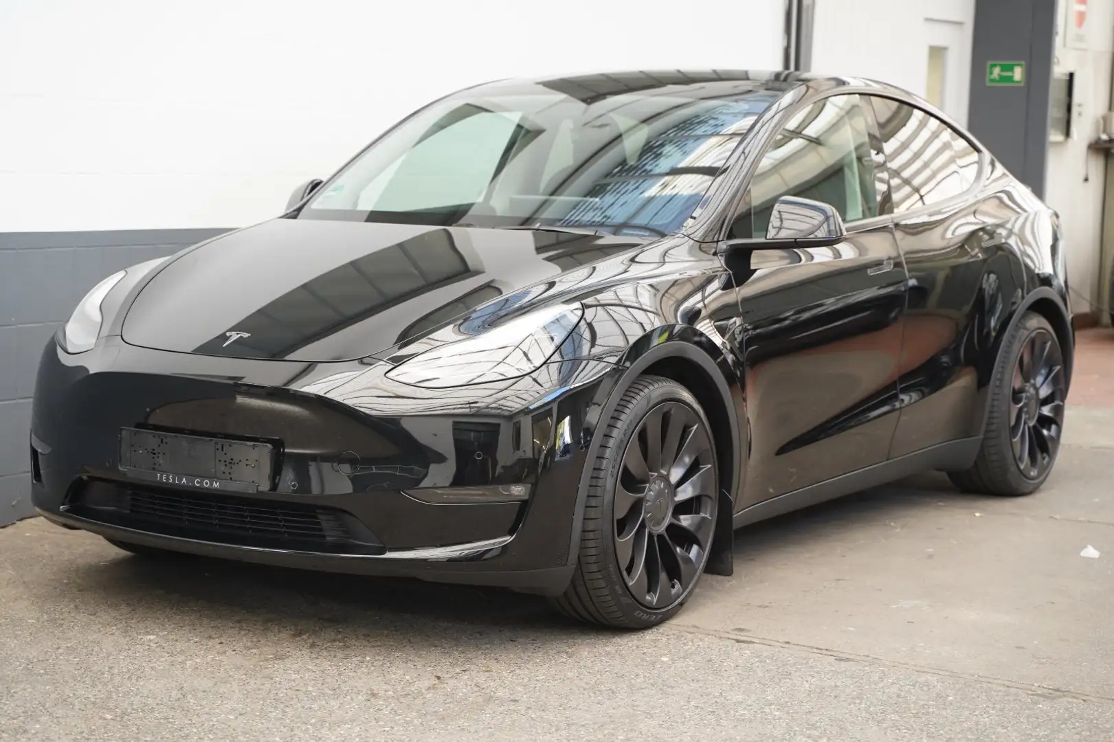 Tesla Model Y Performance *FSD*AHK*Mwst. ausweisbar* Zwart - 2