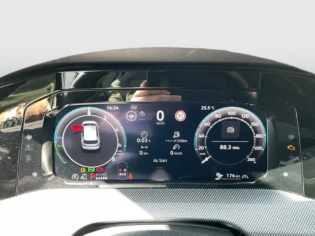 Volkswagen Golf view 14