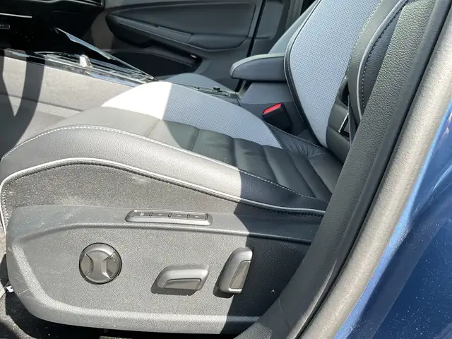 Volkswagen Golf view 11