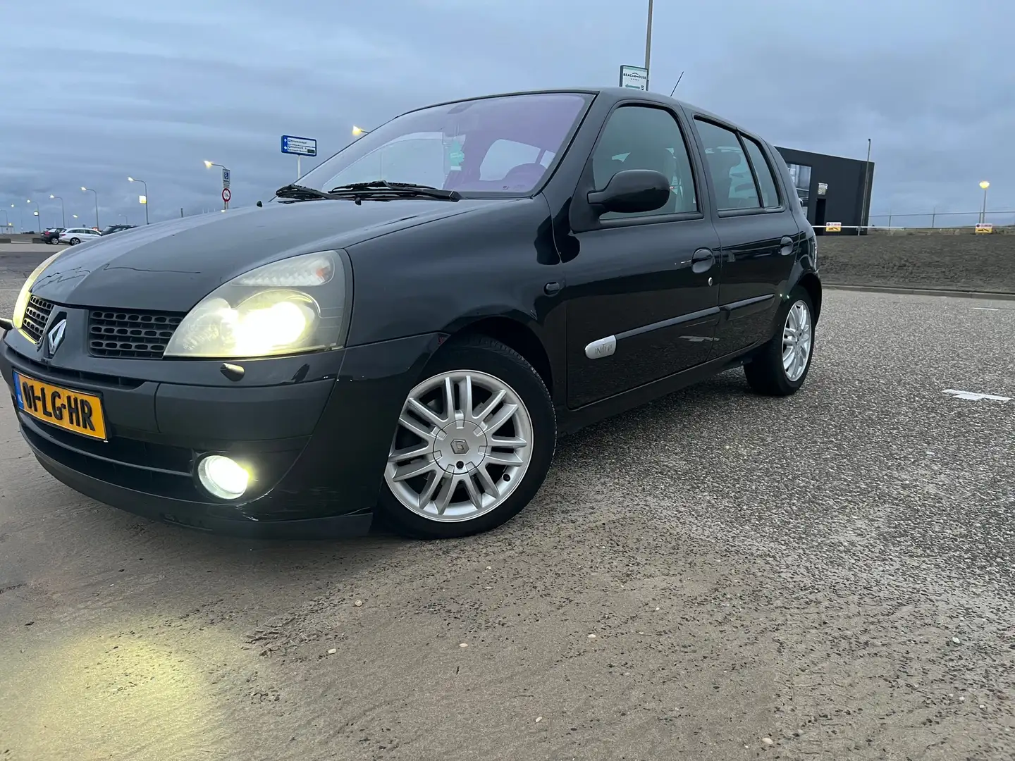 Renault Clio 1.6-16V Initiale sport Siyah - 1
