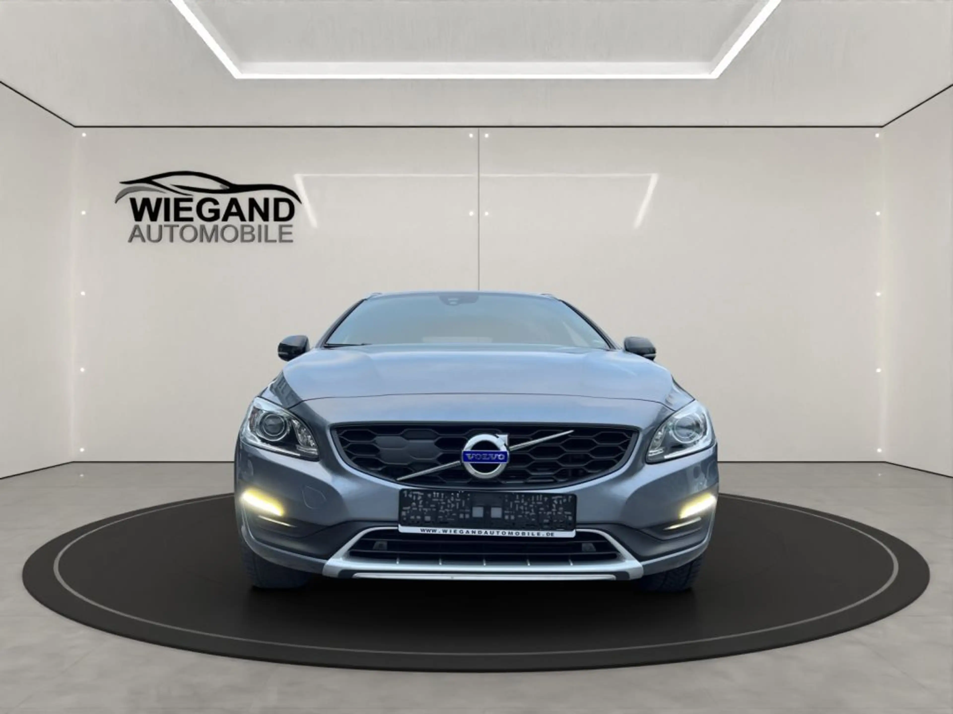 Volvo V60 Cross Country D4+KLIMA+LED+RADIO+RFK+ — photo 8