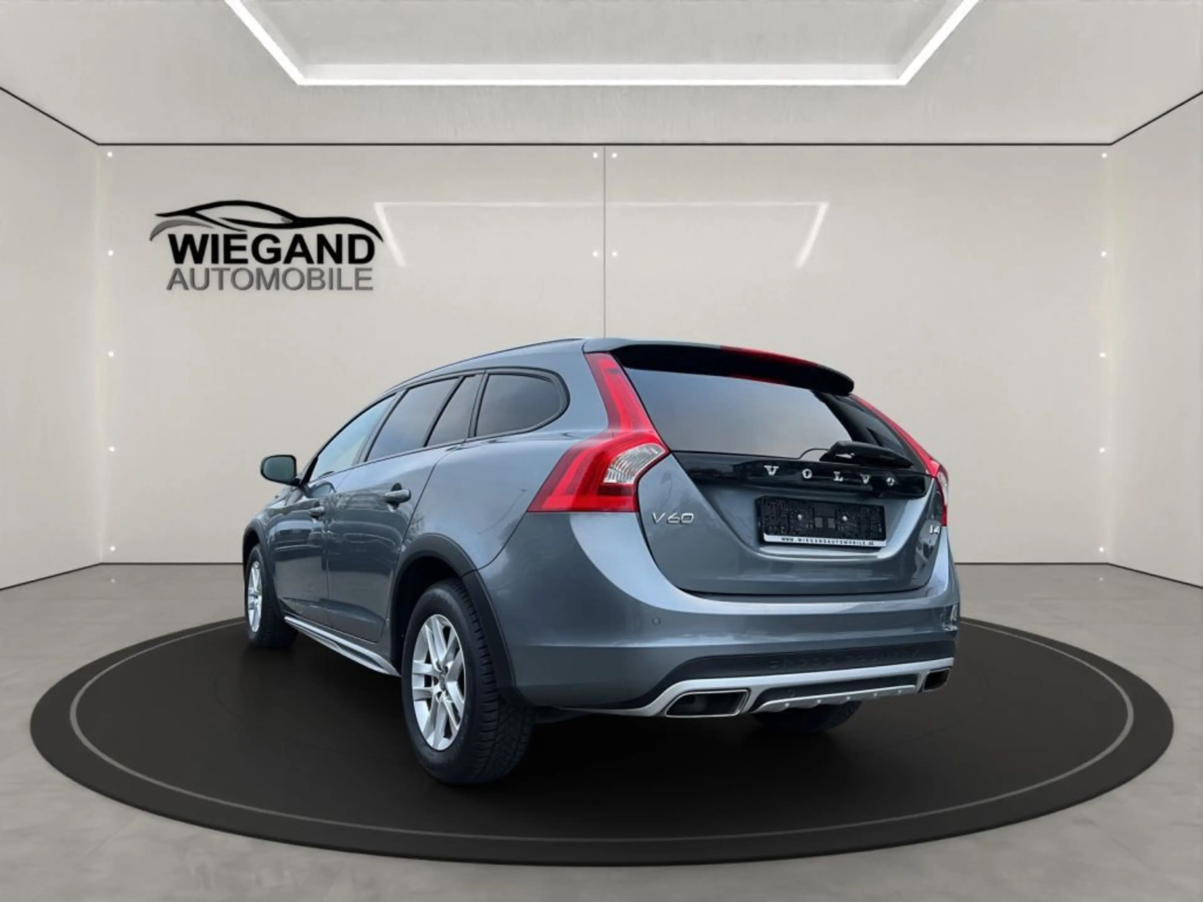 Volvo V60 Cross Country D4+KLIMA+LED+RADIO+RFK+ — photo 3