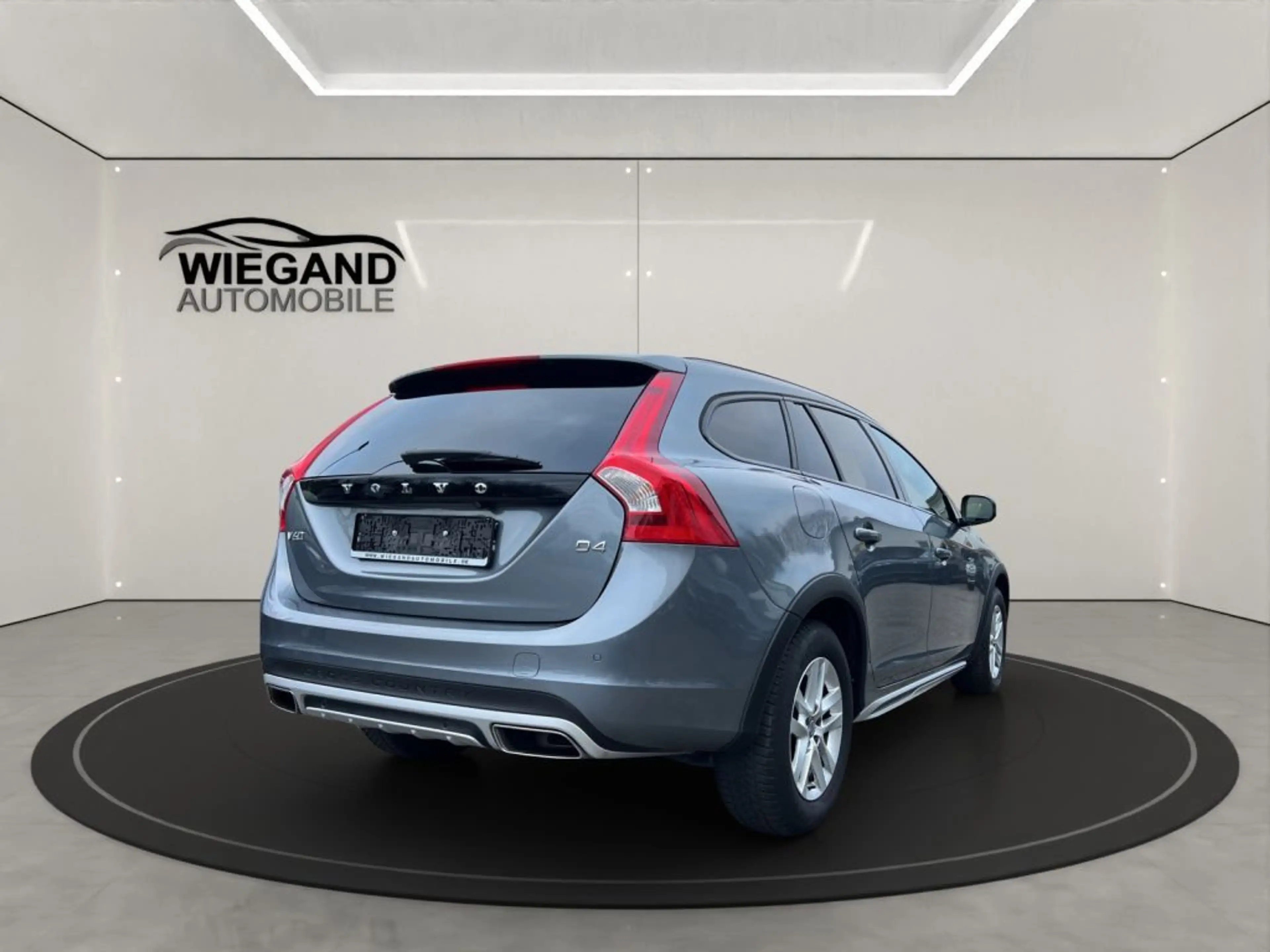 Volvo V60 Cross Country D4+KLIMA+LED+RADIO+RFK+ — photo 5