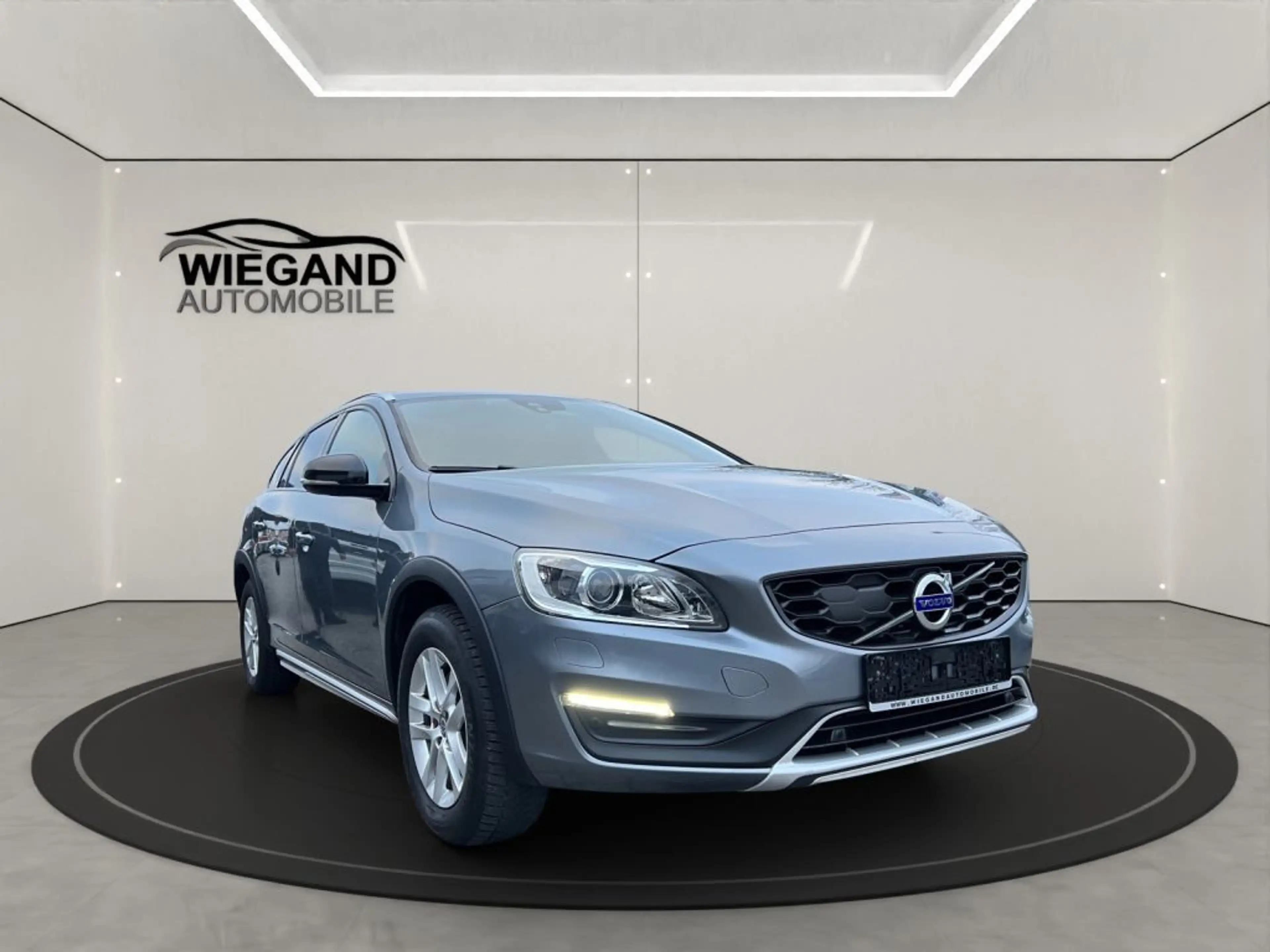 Volvo V60 Cross Country D4+KLIMA+LED+RADIO+RFK+ — photo 7