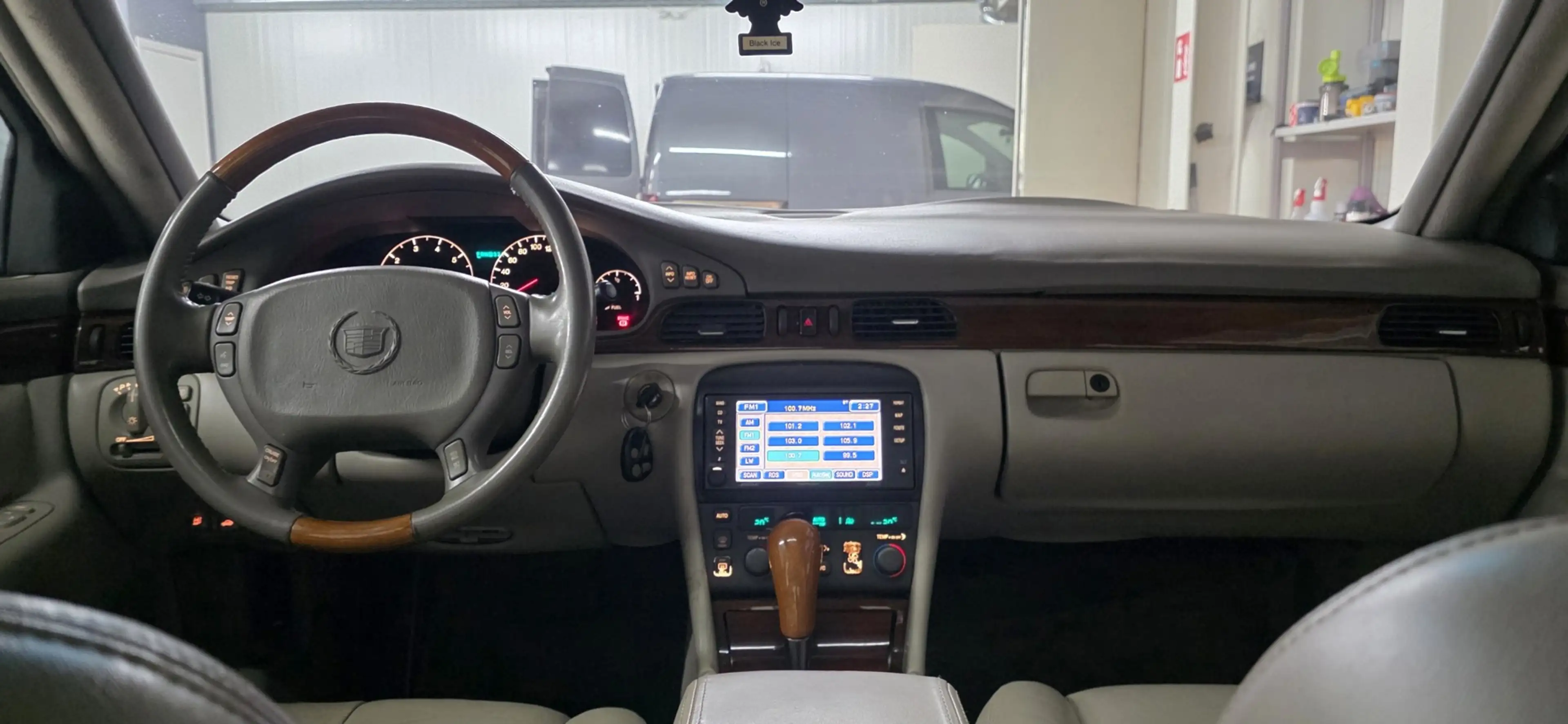 Cadillac Seville 4.6-V8 STS Northstar 305PK Trekhaak Xenon Pano Moo — photo 13
