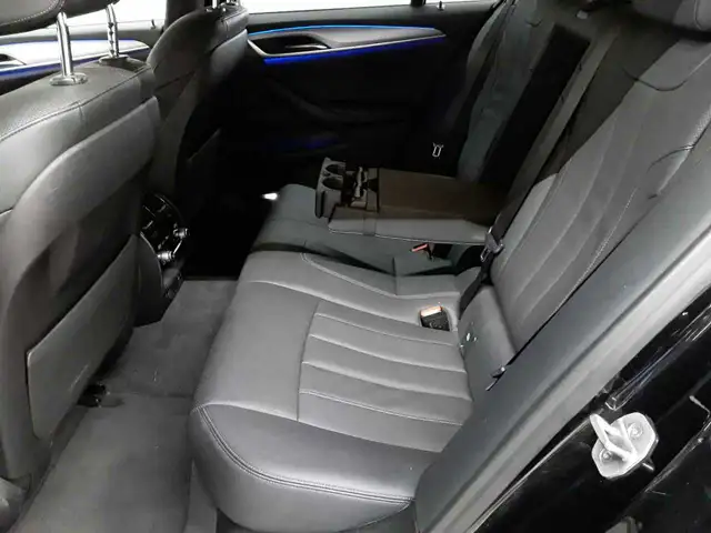 BMW 5 Series view 7