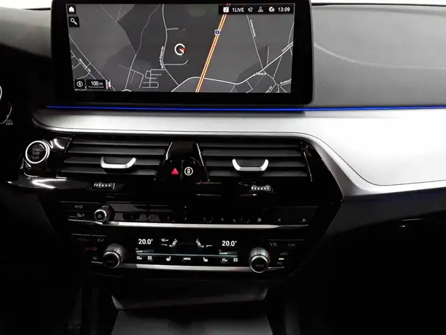 BMW 5 Series view 6