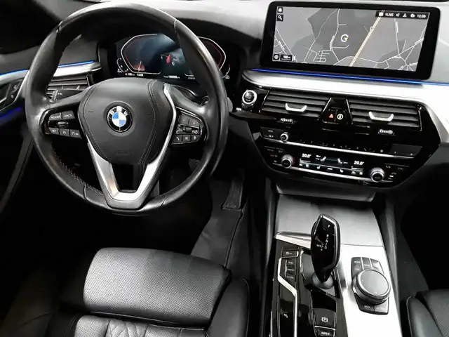 BMW 5 Series view 5