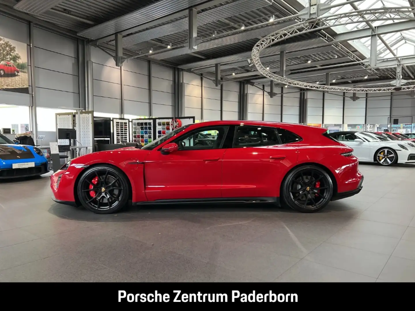Porsche Taycan GTS Sport Turismo HA-Lenkung InnoDrive Rot - 2