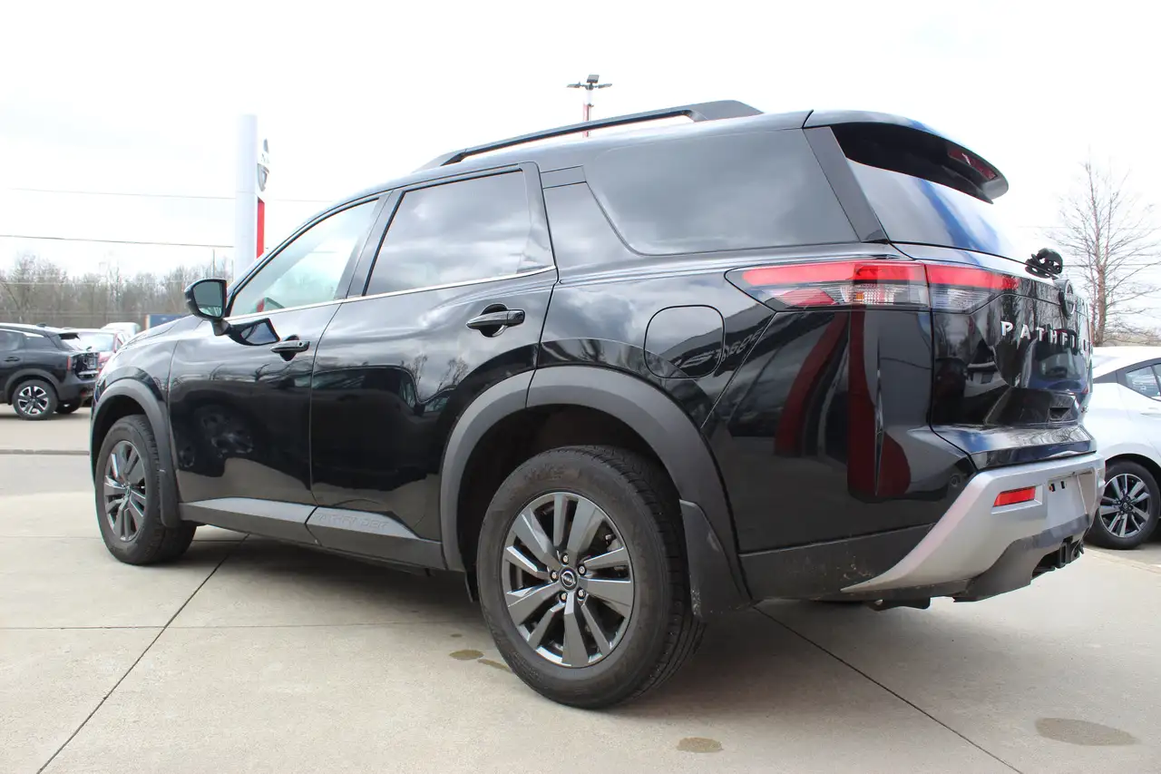 Nissan Pathfinder снимка Nissan Pathfinder
