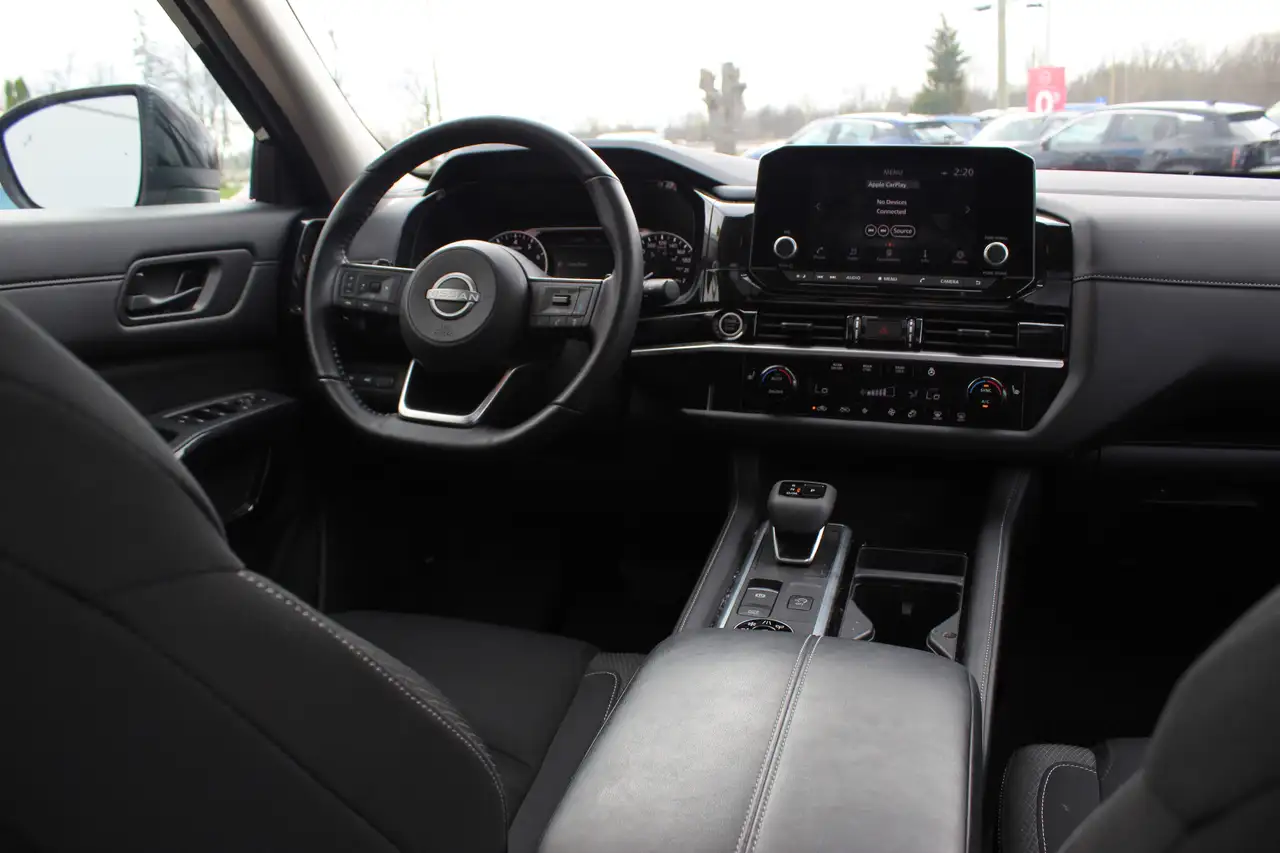 Nissan Pathfinder снимка Nissan Pathfinder