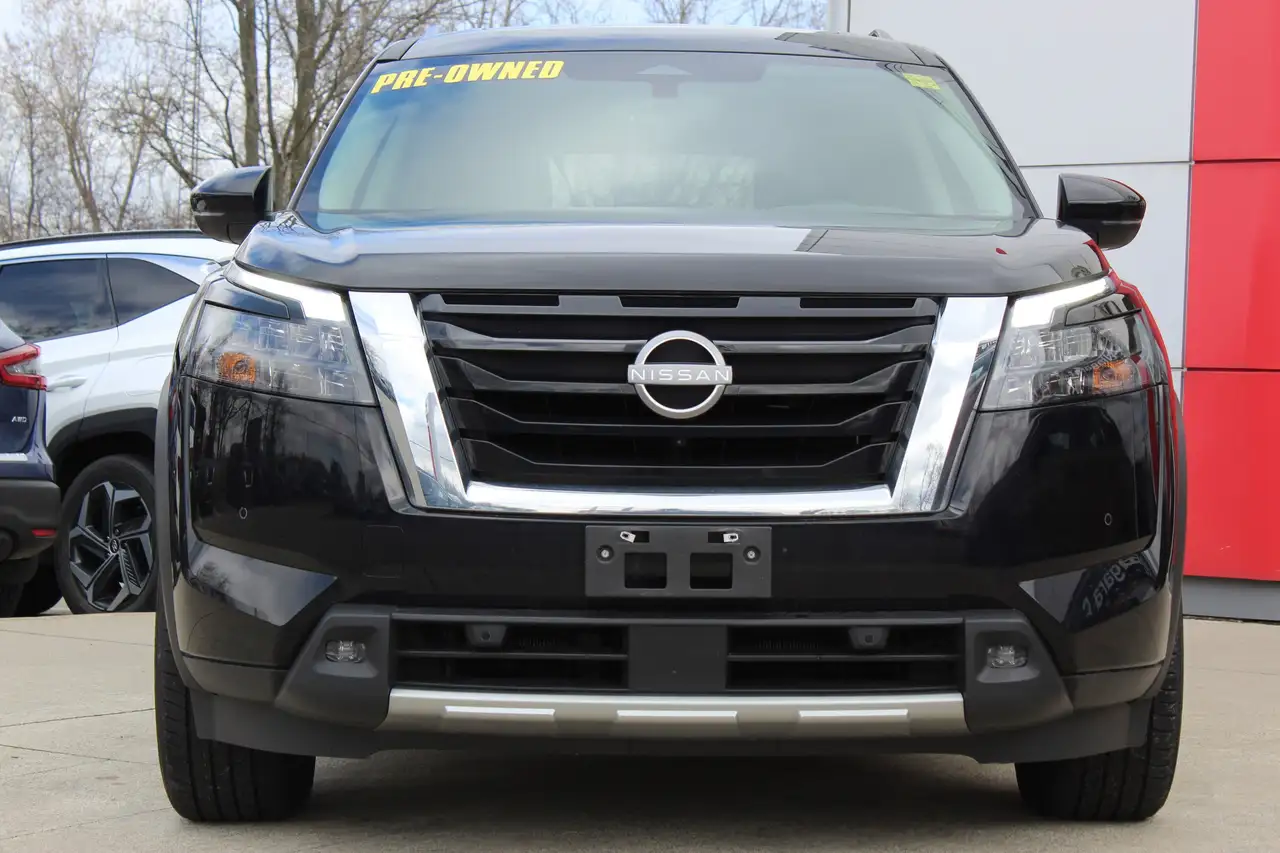 Nissan Pathfinder снимка Nissan Pathfinder
