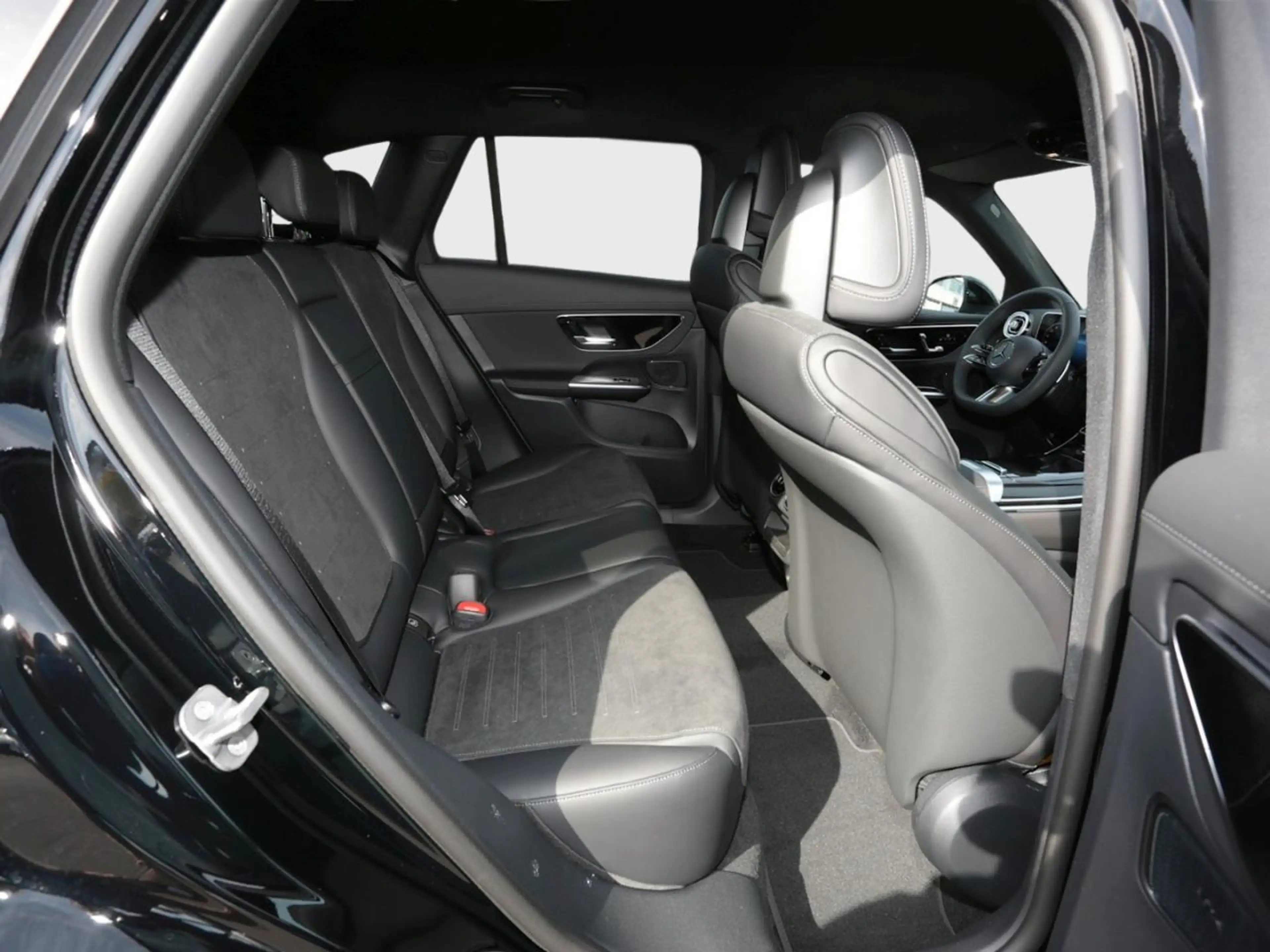 Mercedes-Benz GLC 220 d 4MATIC AMG Distronic Memory 360° AHK — photo 11