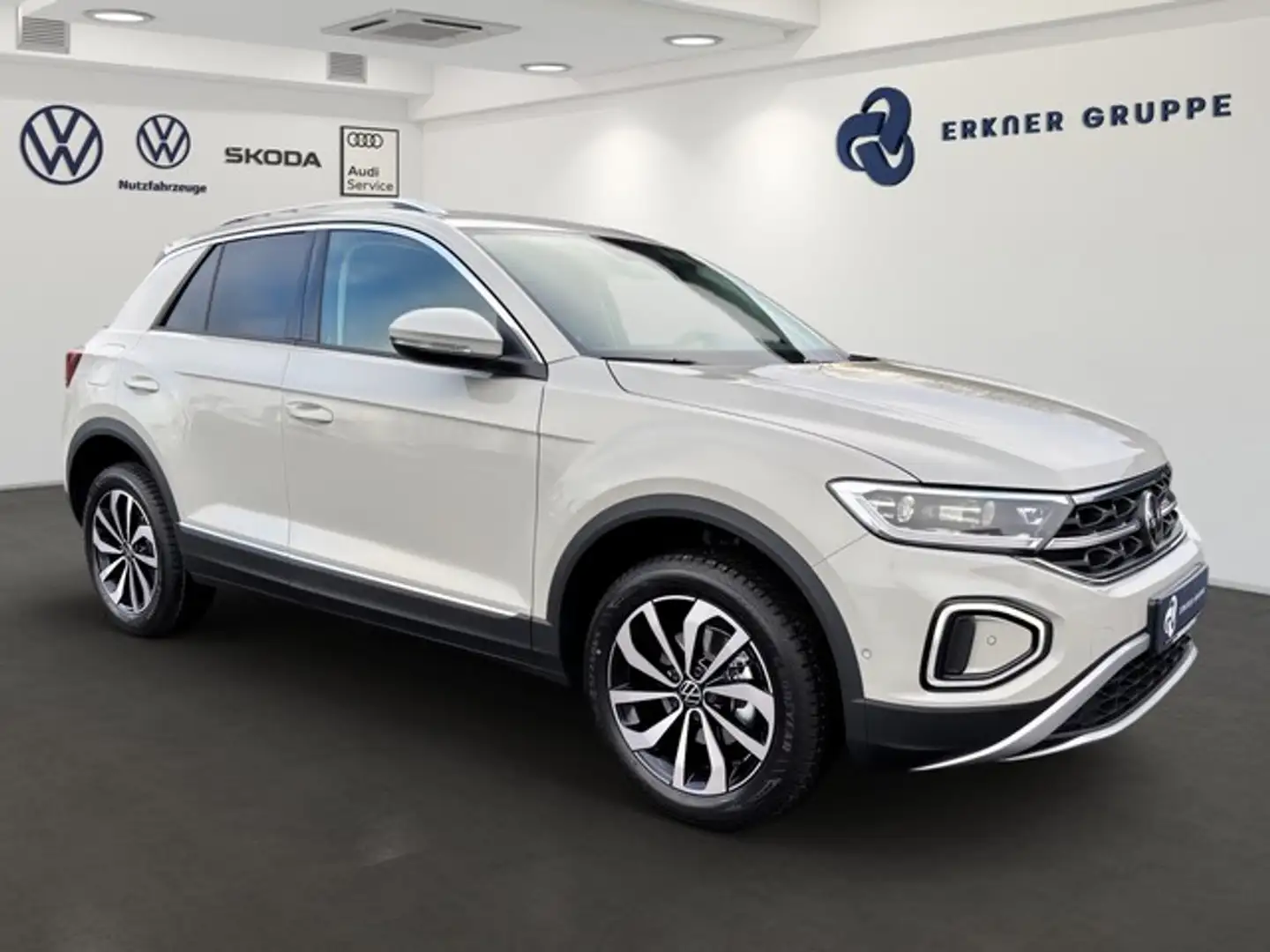Volkswagen T-Roc 1.5TSI DSG Style AHK+GJR+KAMERA+SHZ+NAVI+ Grau - 2