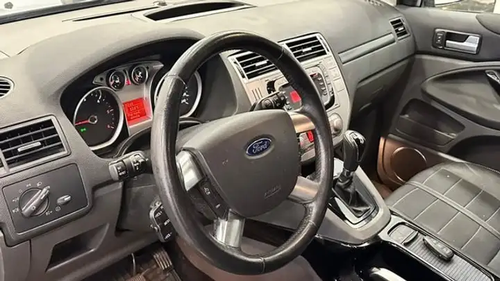 Ford Kuga 2012, foto 7