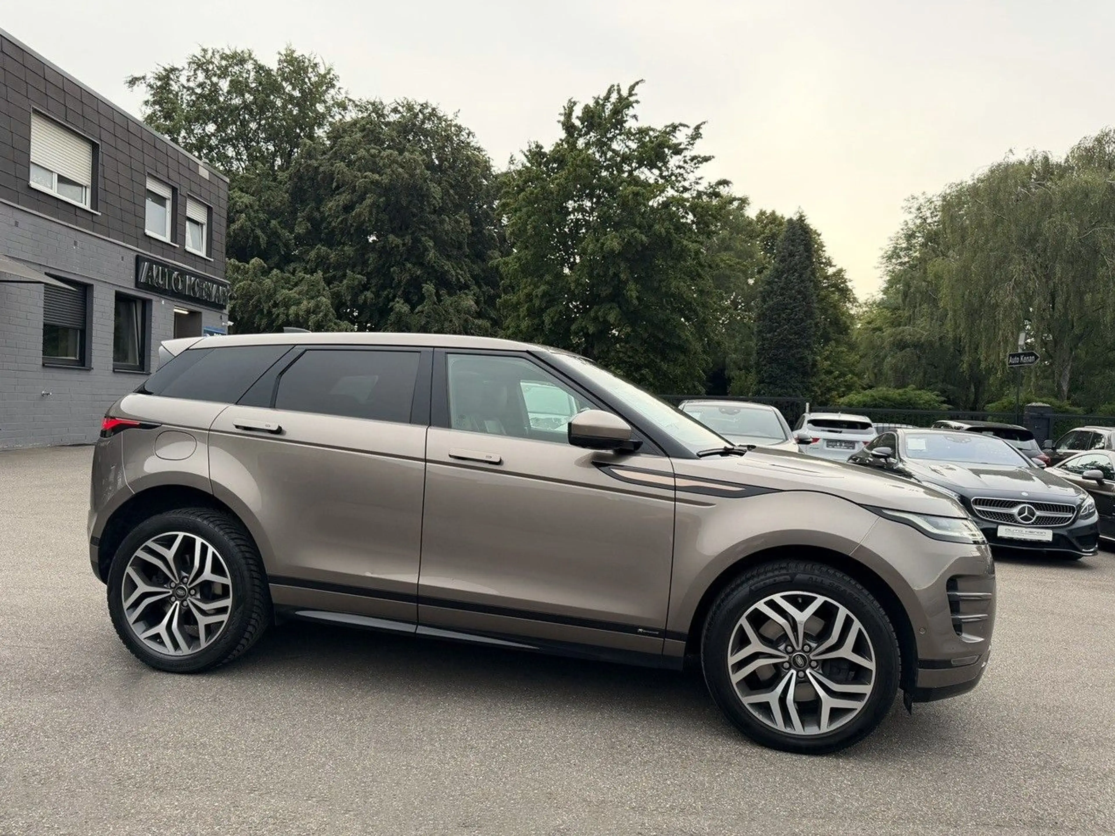 Land Rover Range Rover Evoque Evoque D240 R-Dynamic SE Pano/Leder/virtual/AHK — photo 2