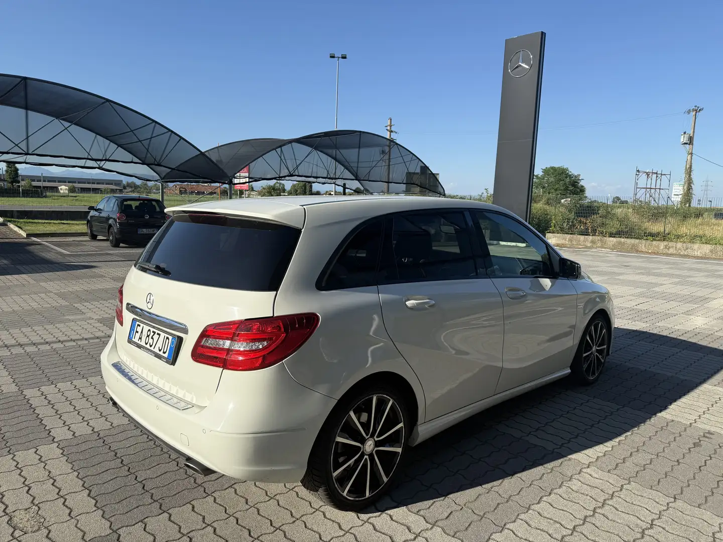 Mercedes-Benz B 180 Classe B - T246 cdi Premium Blanc - 2