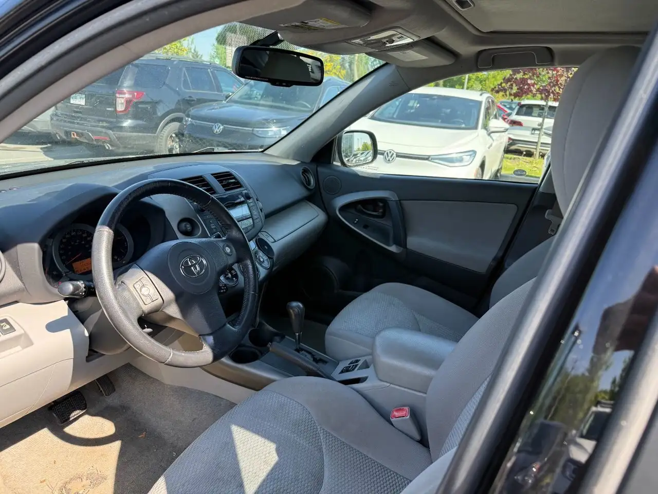 Toyota RAV 4 снимка Toyota RAV 4