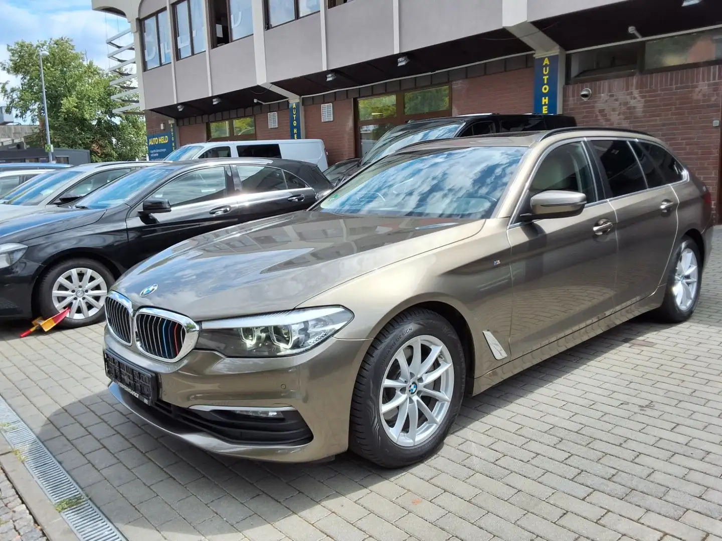 BMW 520 DA Touring Automatik,Pano,Navi, - 1