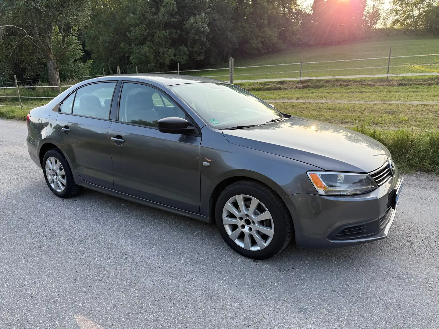 Volkswagen Jetta Jetta 2,0 Tüv. Neu Grau - 2