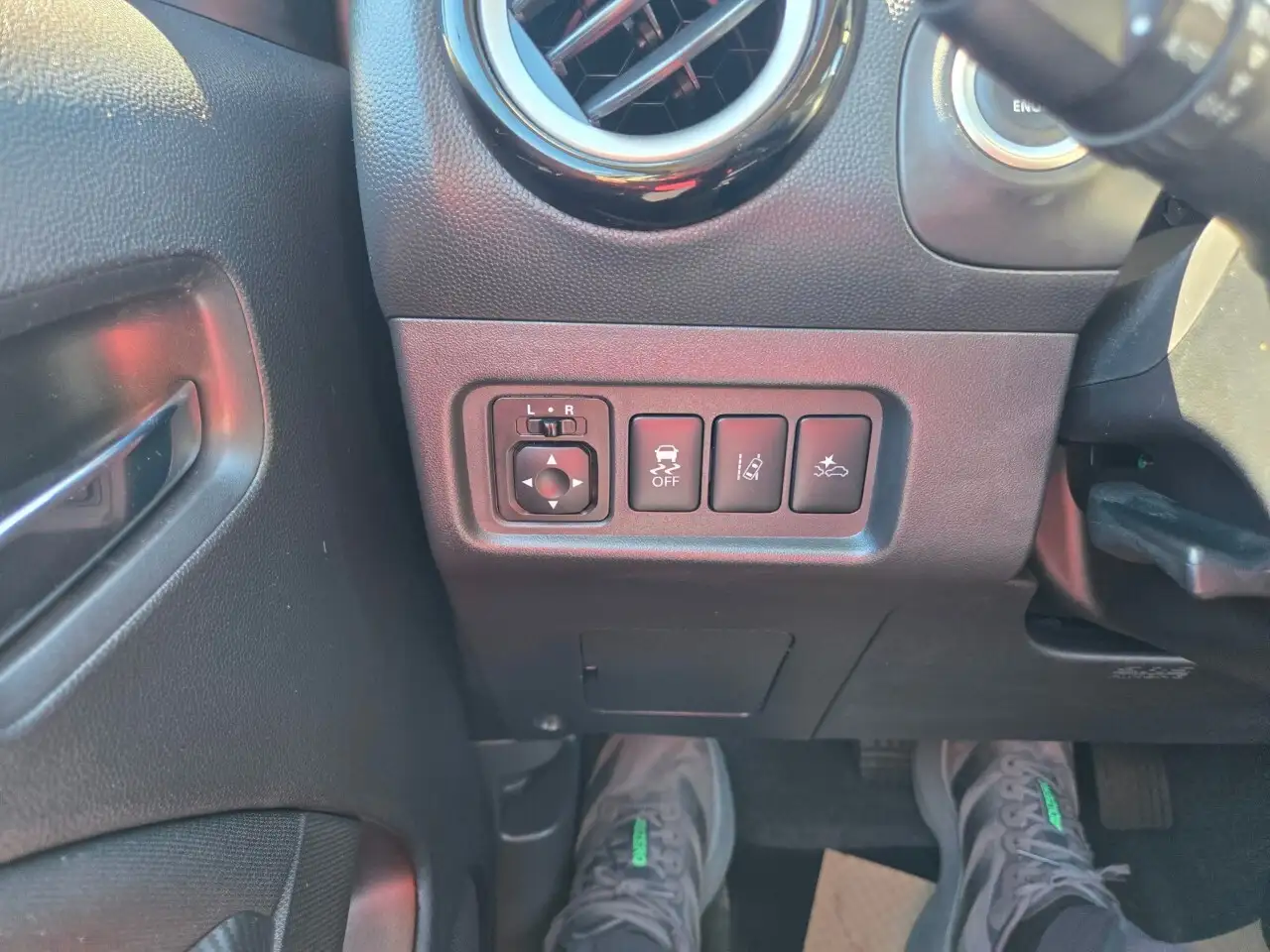 Mitsubishi Mirage снимка Mitsubishi Mirage