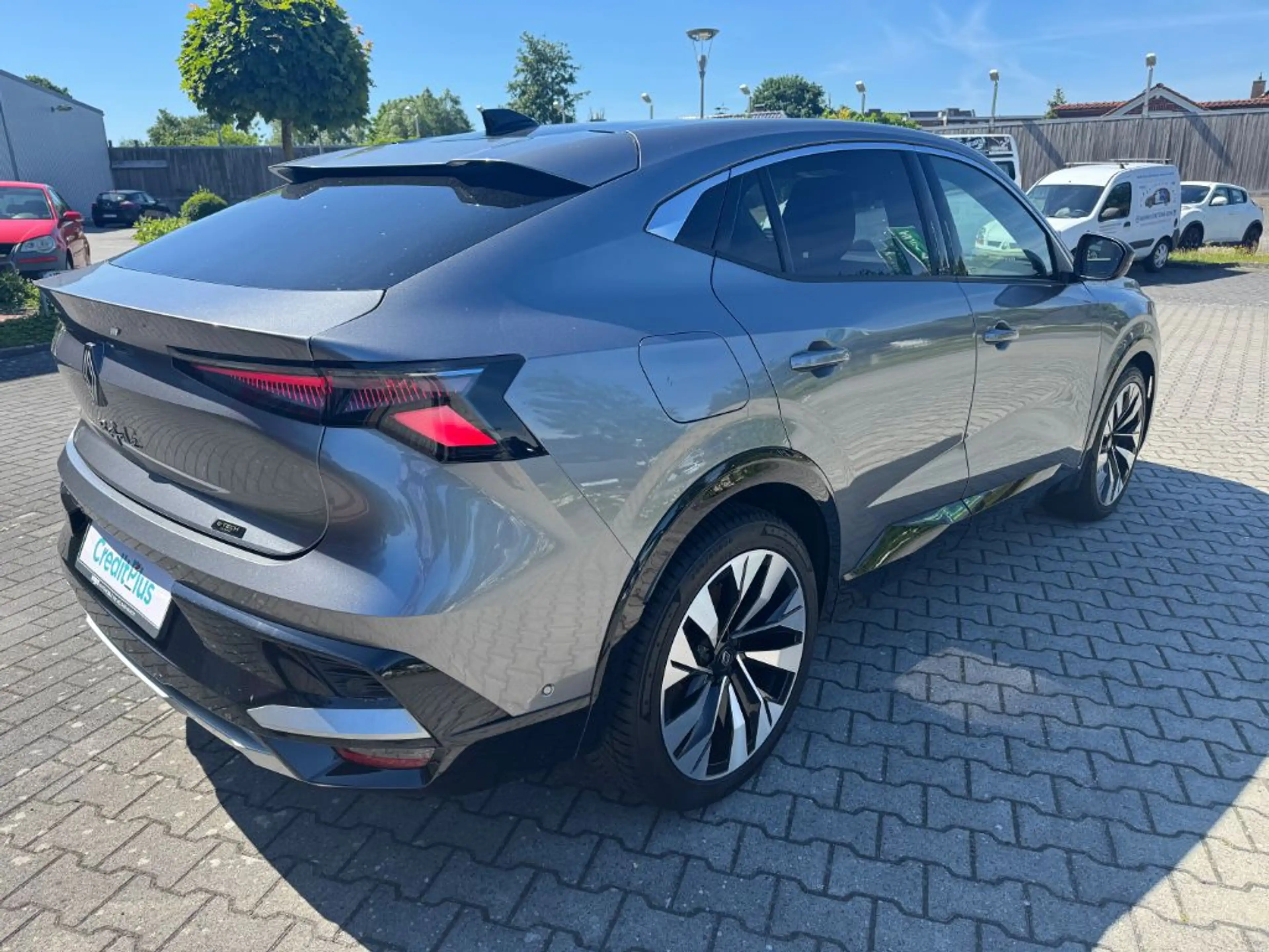 Renault Rafale E-TECH Full Hybrid 200 Techno — photo 9