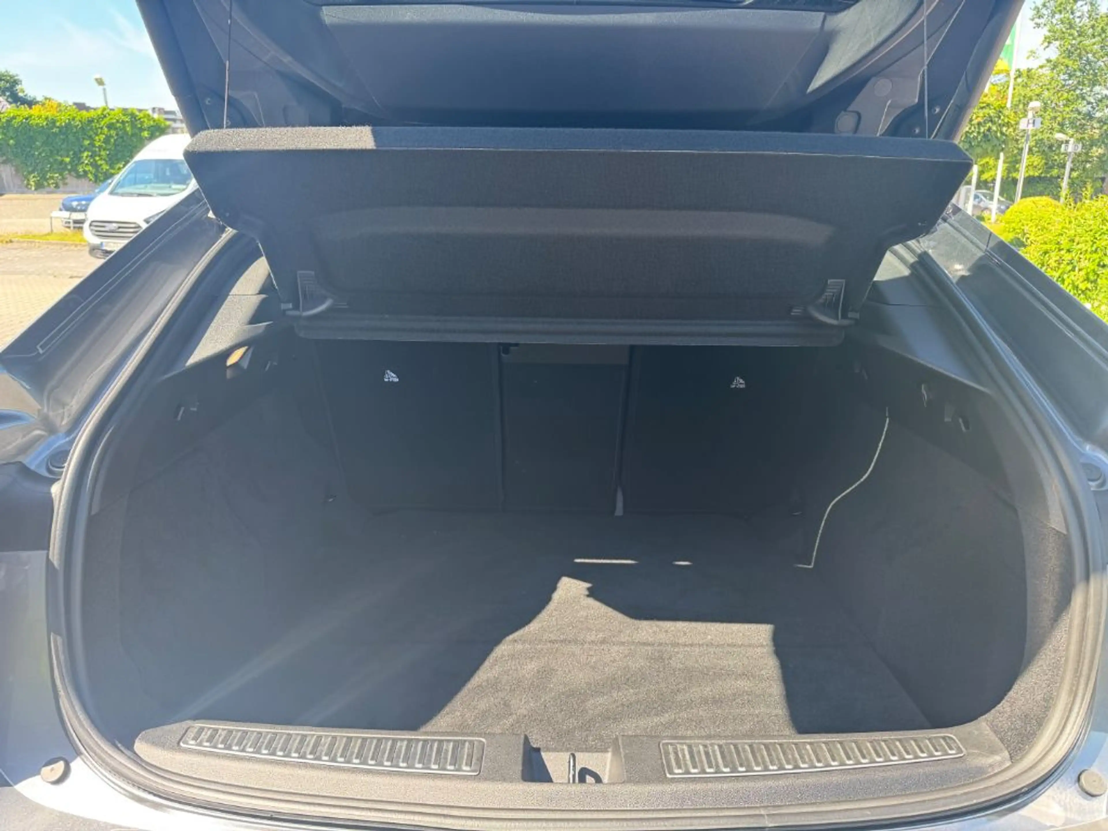 Renault Rafale E-TECH Full Hybrid 200 Techno — photo 8