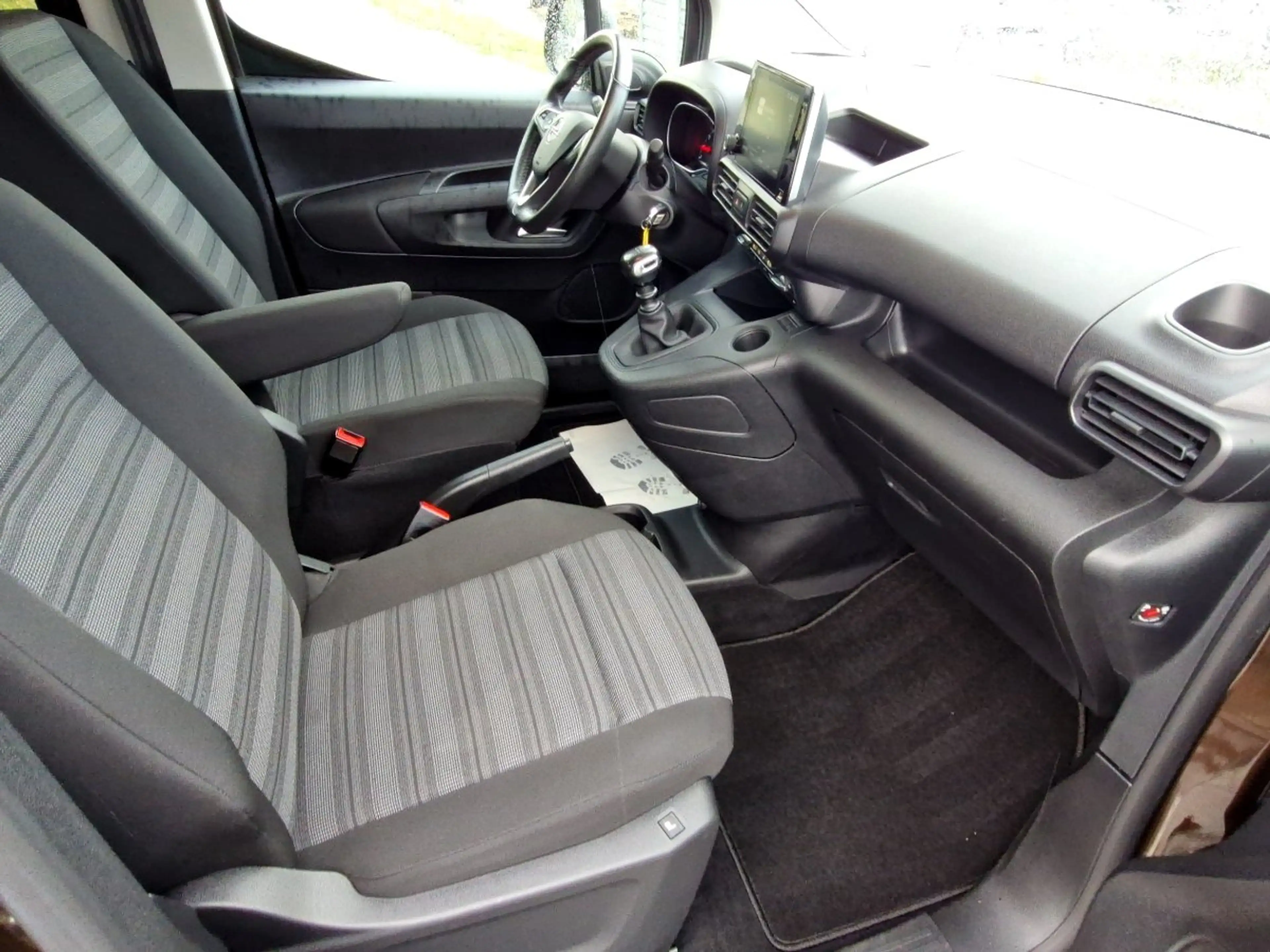 Opel Combo Life 1.2 Turbo Edition AHK|RÜCKFAHRKAMERA — photo 12