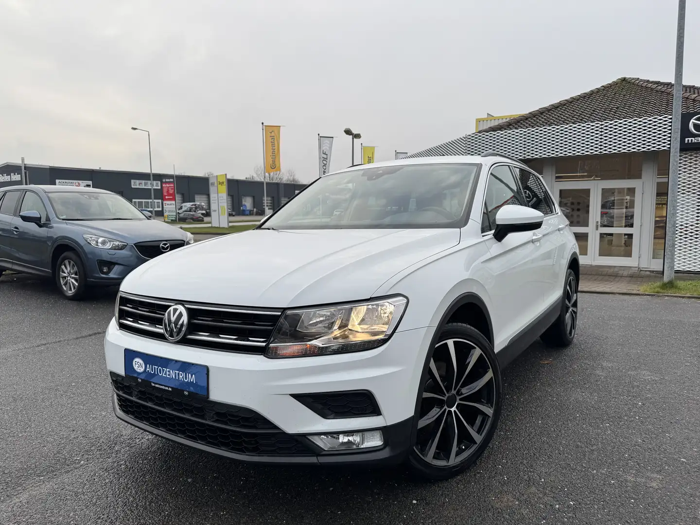 Volkswagen Tiguan 2.0 TDI BMT AT Comfortline AHK NAVI LKA Weiß - 1