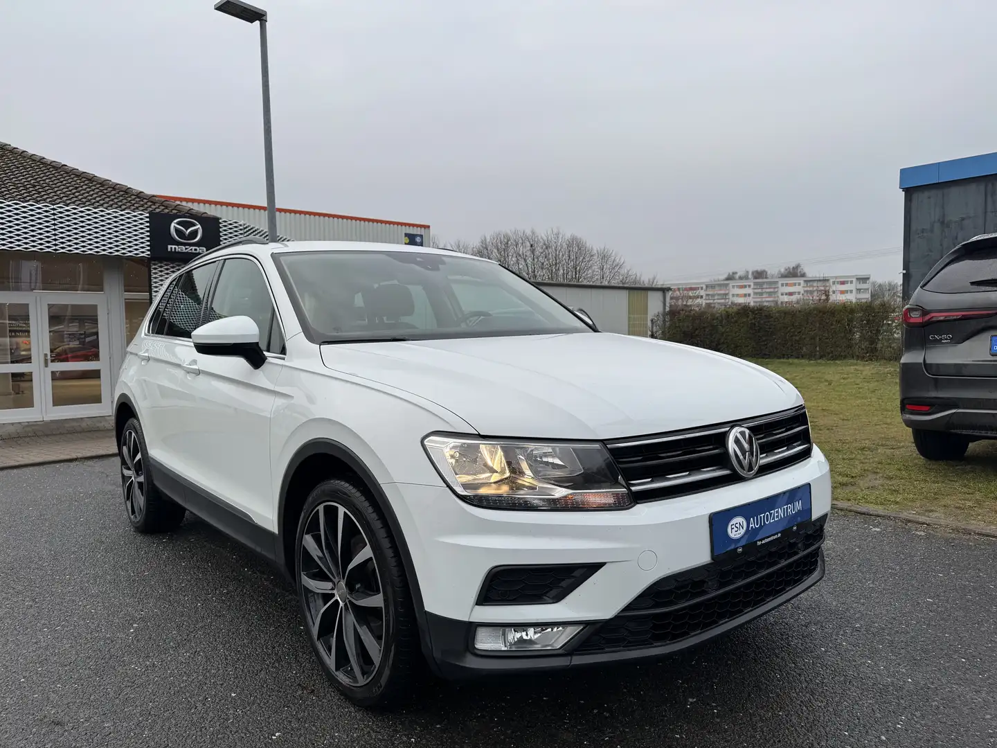 Volkswagen Tiguan 2.0 TDI BMT AT Comfortline AHK NAVI LKA Weiß - 2