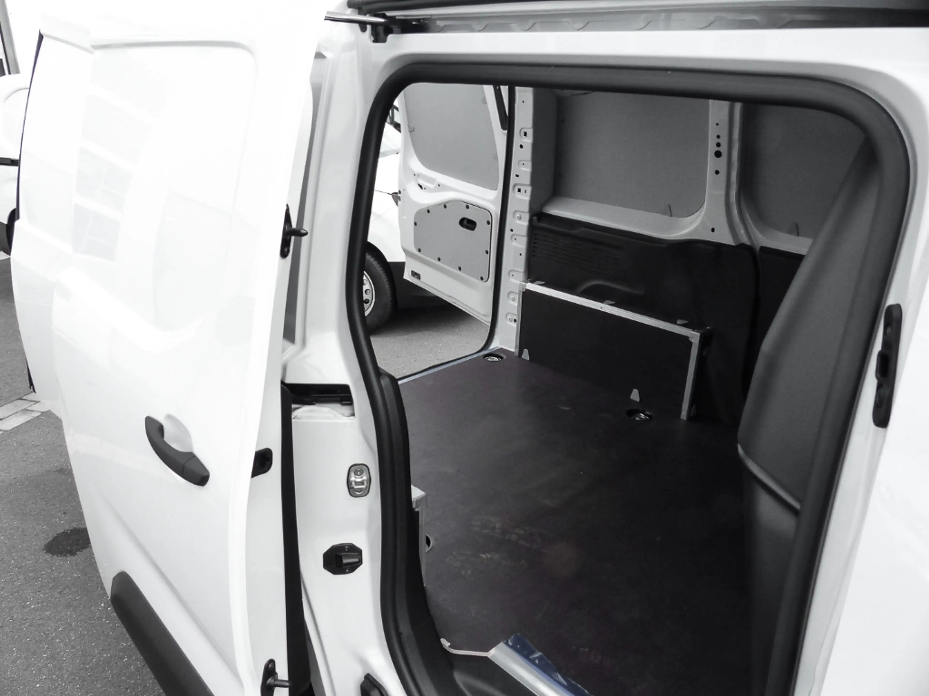 Fiat Doblo Kastenwagen M 1.5 Diesel 75 kW — photo 12