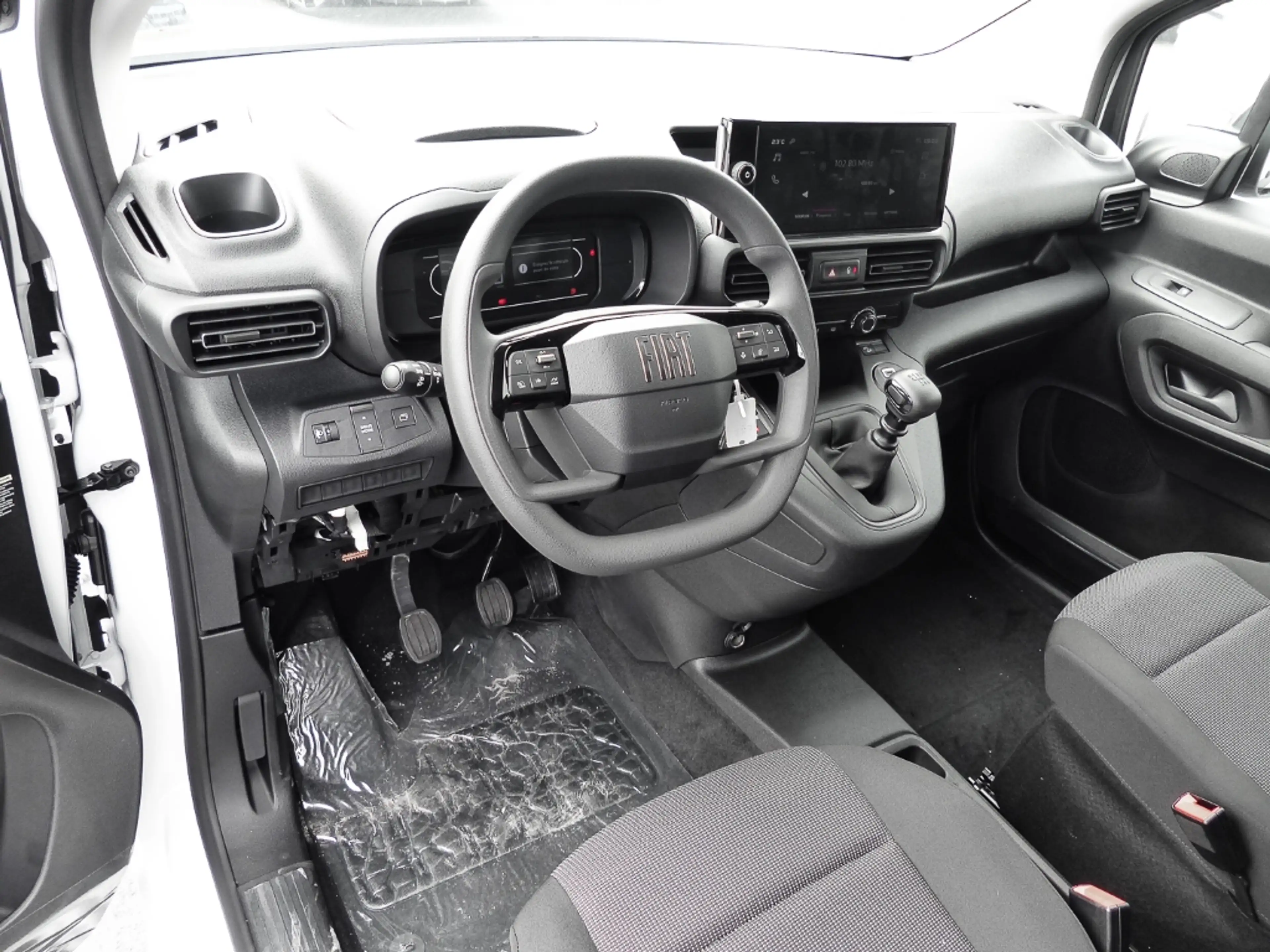 Fiat Doblo Kastenwagen M 1.5 Diesel 75 kW — photo 6